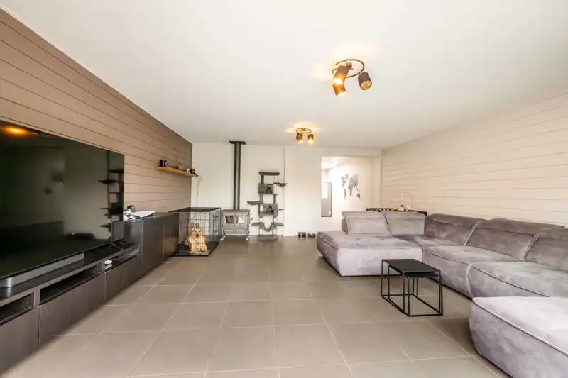🏡 Ruime gezinswoning met tal van mogelijkheden, dubbele garage én zonnige tuin! ☀️ foto 8