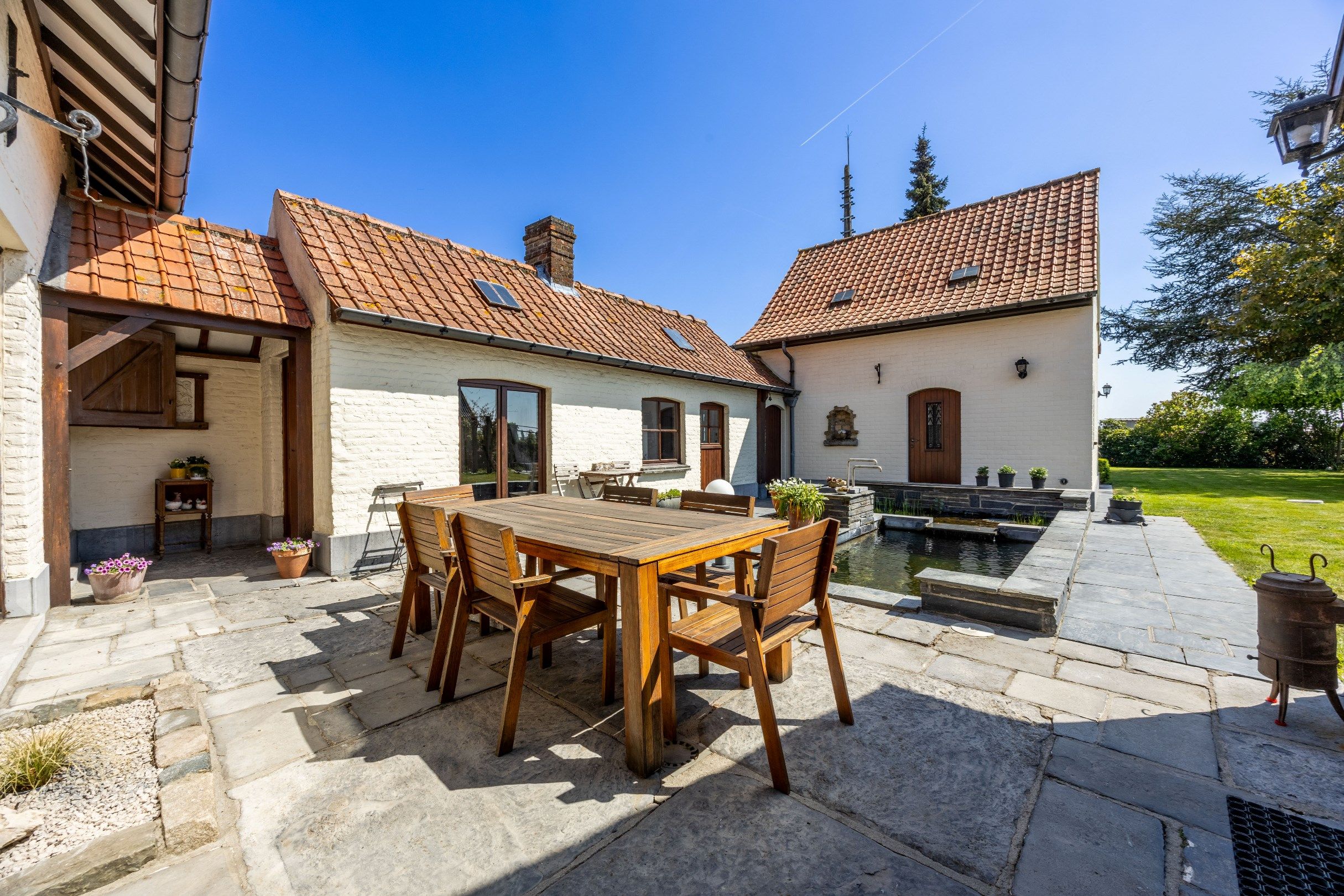 CHARME LANDHUIS  GELEGEN OP 1534 M² foto 21