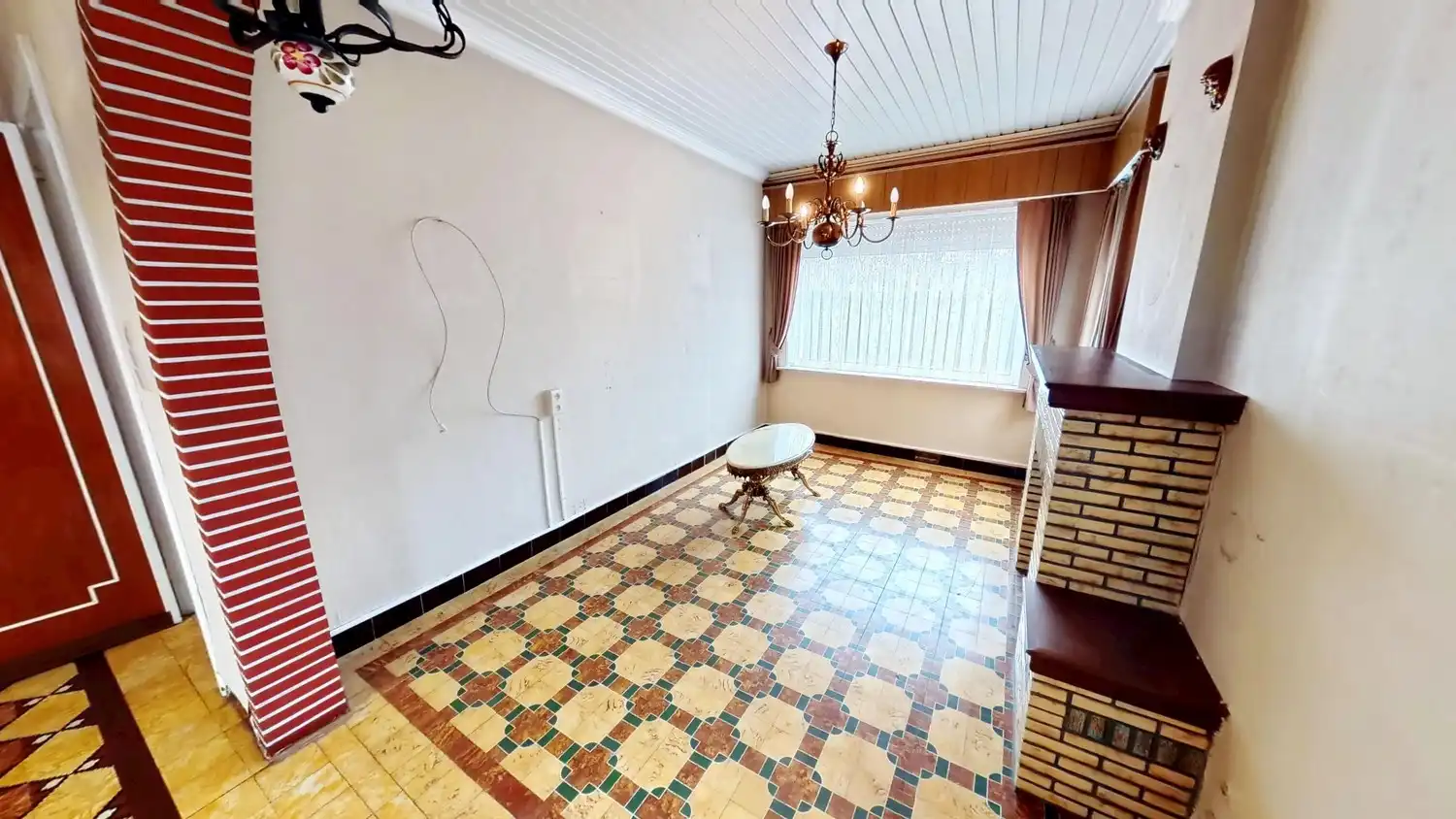 Te renoveren woning met uitbreidingsmogelijkheden! foto 3