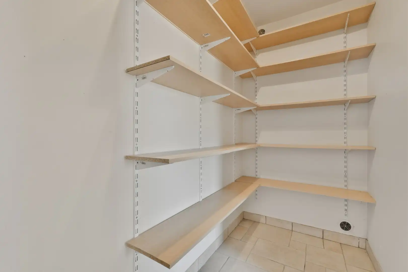 Ruime alleenstaande woning te huur in landelijk Ichtegem foto 9