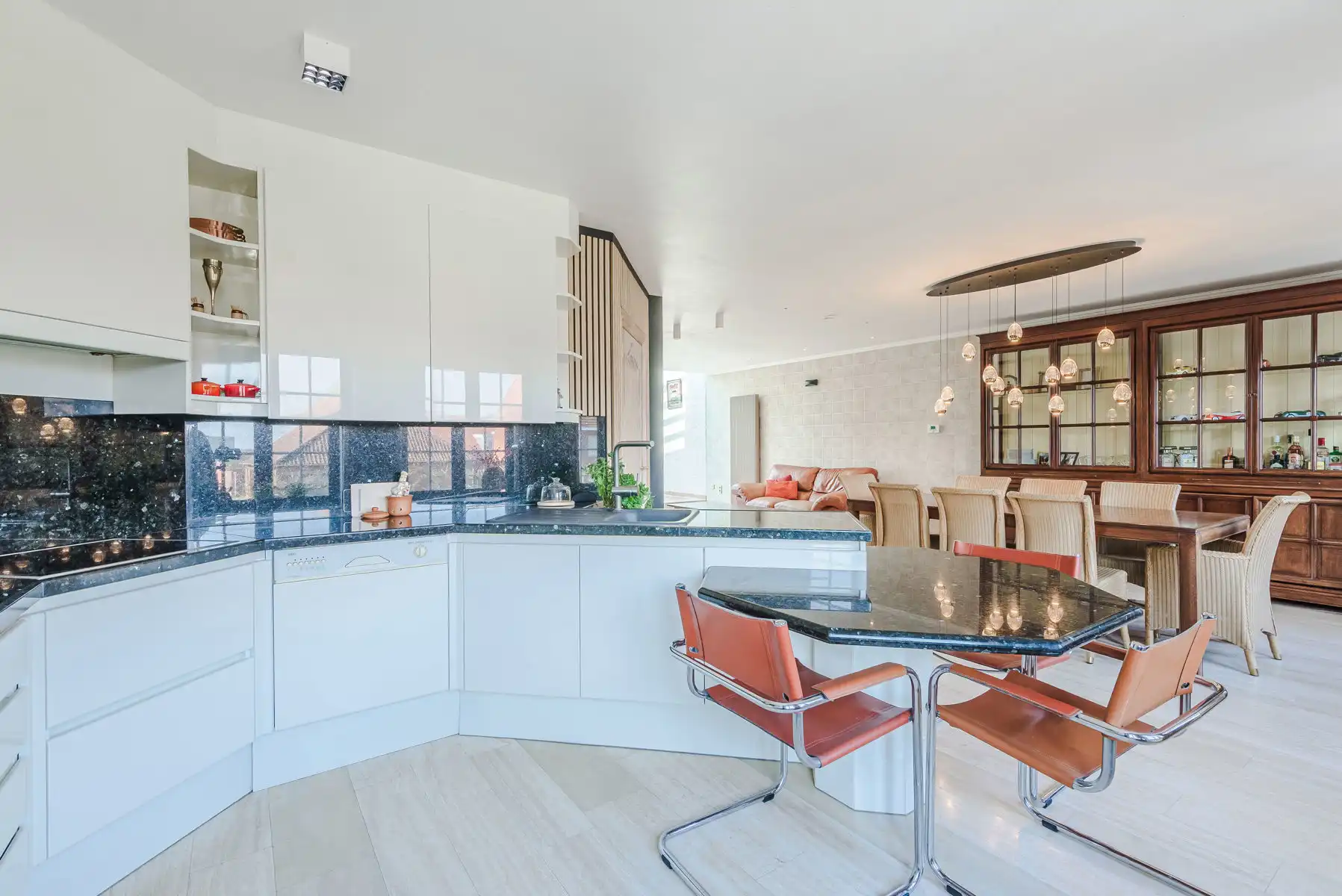 Verrassend ruime, onderhouden woning met veel mogelijkheden! foto 15