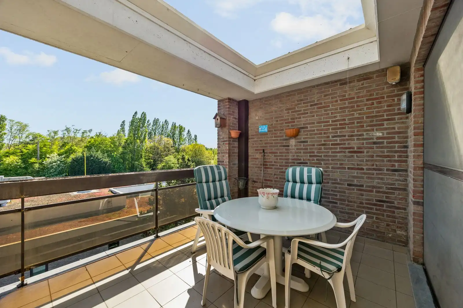 Zeer ruim appartement (mogelijkheid tot 3 slpks, nu 2) met zonnig terras. foto 12