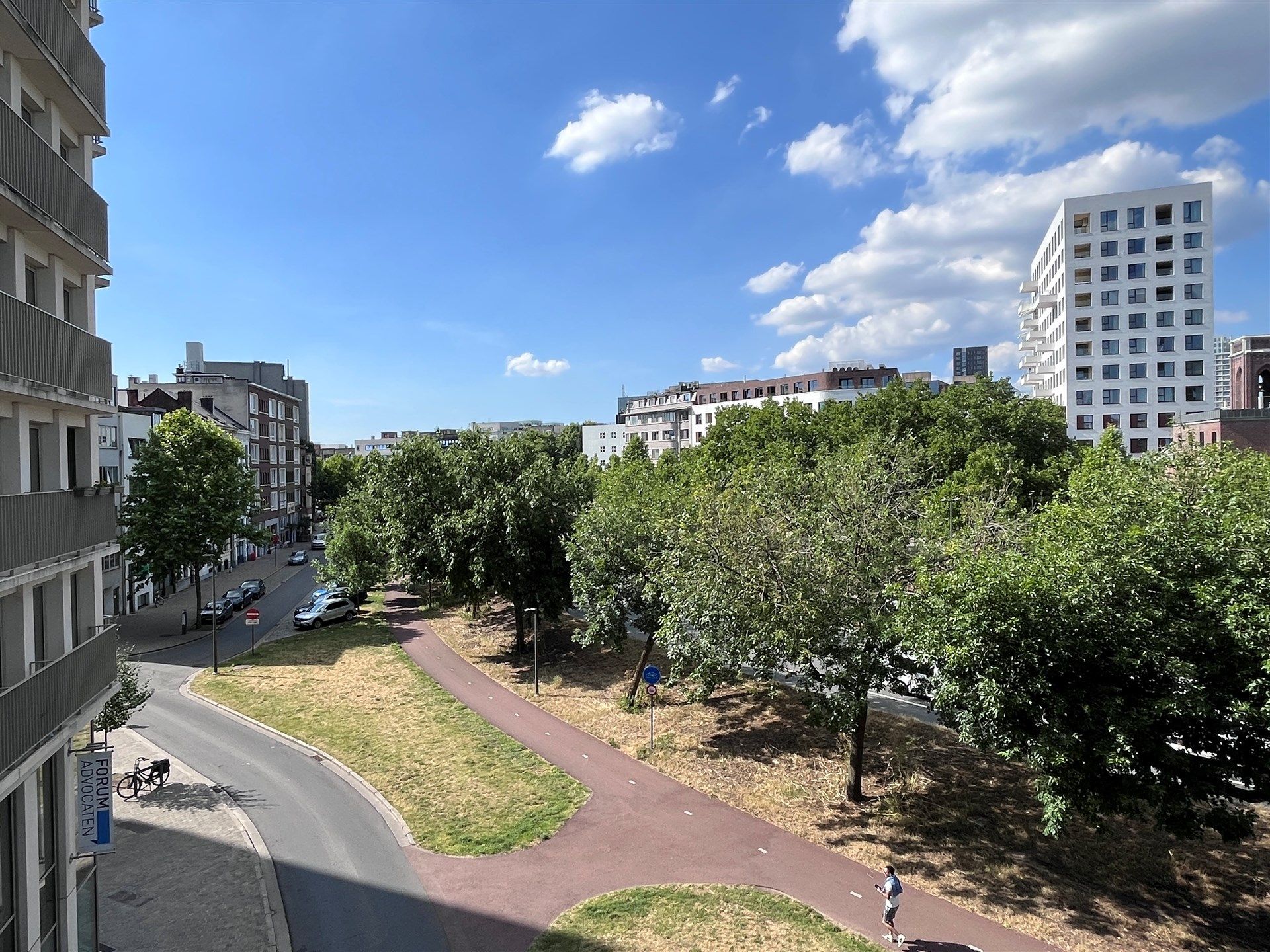 3 slaapkamerappartement met terras

 en autostaanplaats  foto 17
