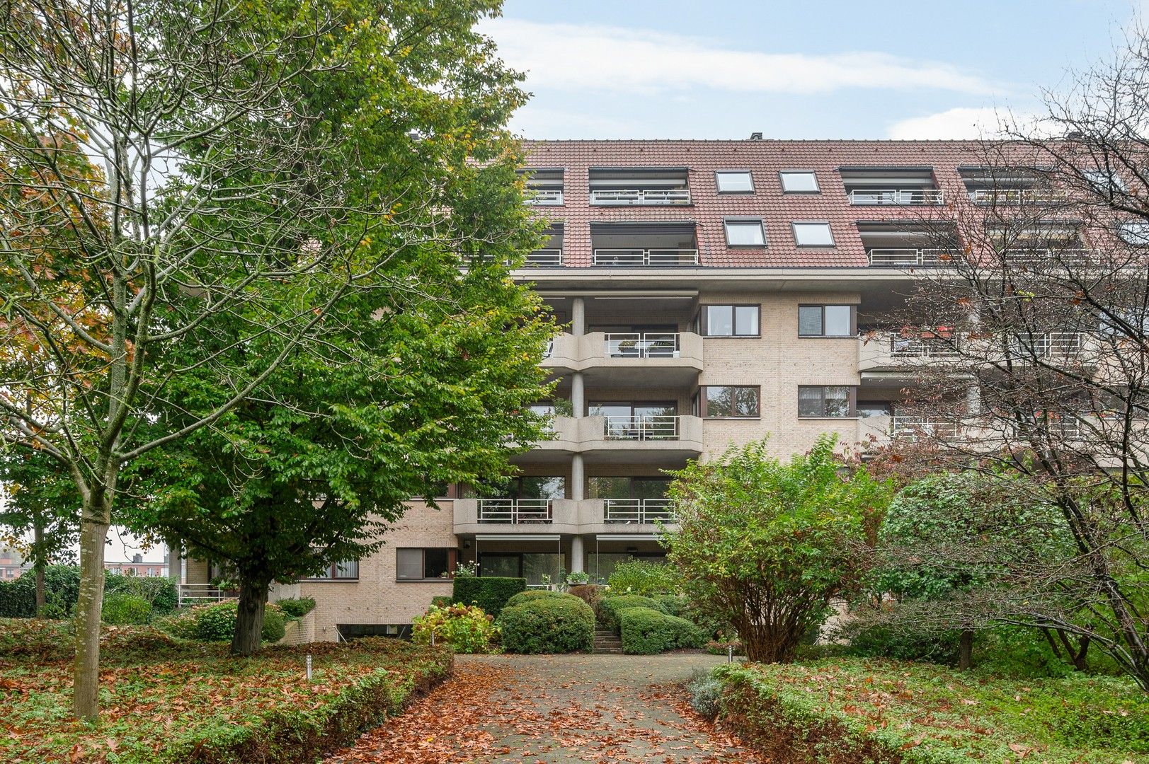 Ruim dakappartement met heerlijk Zterras op een toplocatie! foto 17