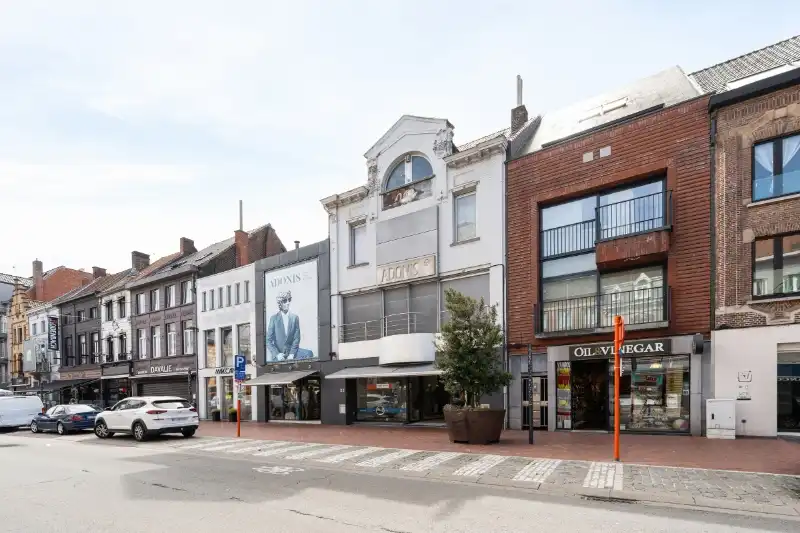 Exclusieve handelsopportuniteit op topligging in Roeselare ROESELARE – NOORDSTRAAT | RUIME HANDELSZAAK VAN >450 M² + ATELIER EN EXTRA RUIMTES foto 19