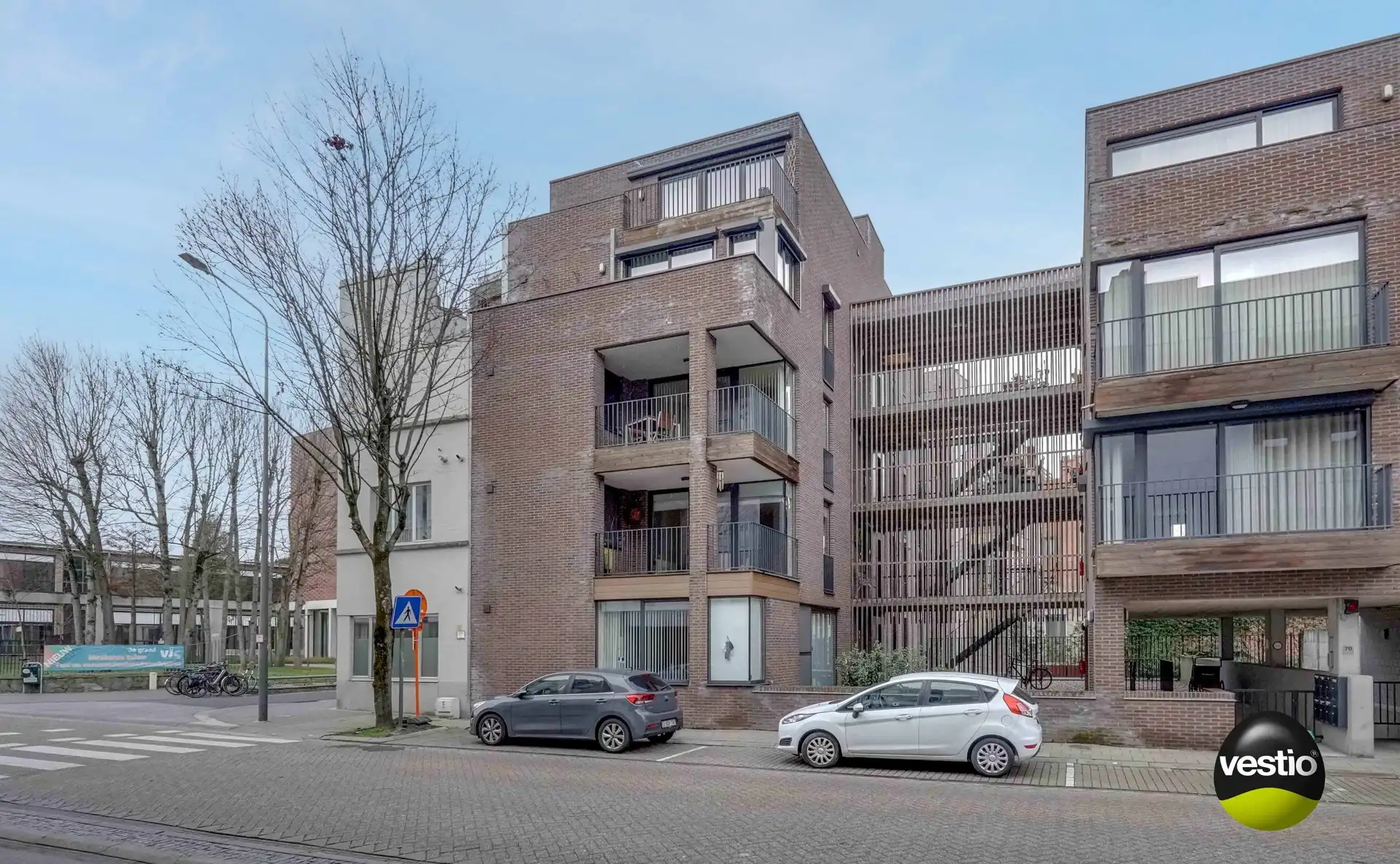 RUIM, MODERN APPARTEMENT 120 M² MET 3 SLAAPKAMERS foto 38