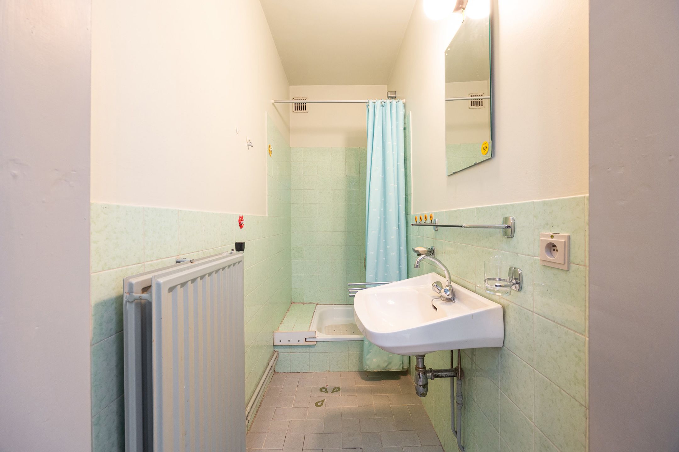 Solide te renoveren woning op top locatie foto 23