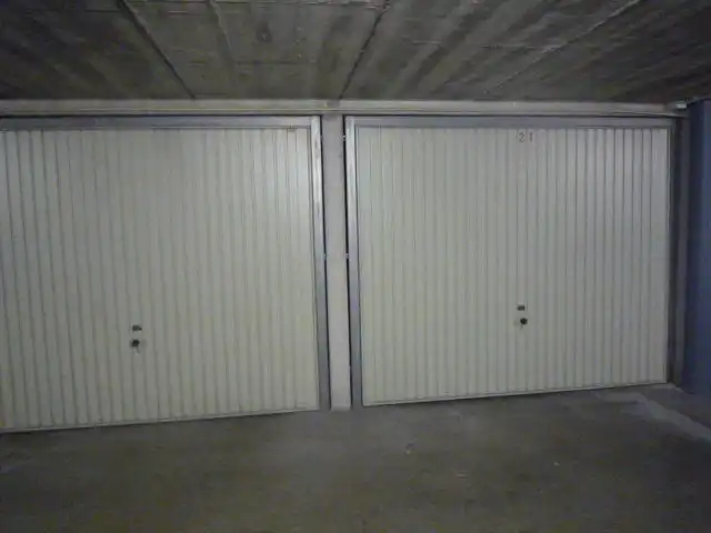 Garage op 400m van het centrum en op 250m van de Zeedijk foto 5