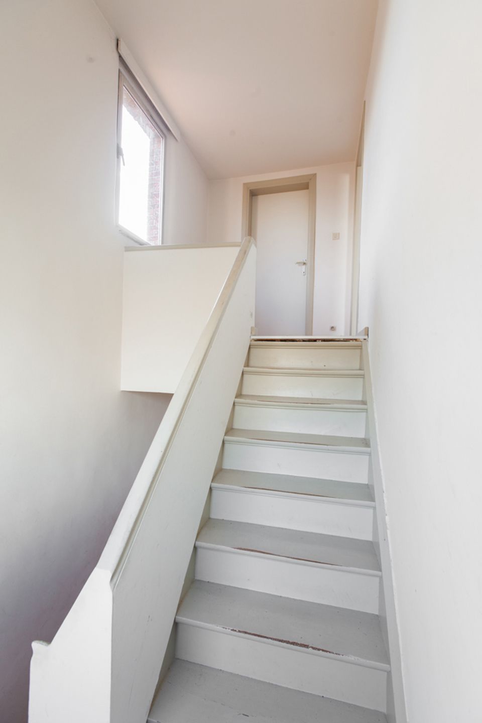 Verrassend ruime handelswoning met bovenliggend appartement. foto 42