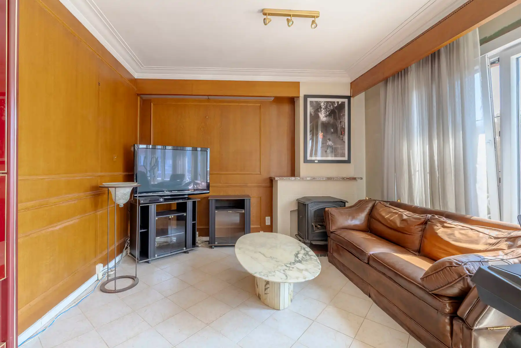 Te renoveren appartement met ruim magazijn/garage foto 11
