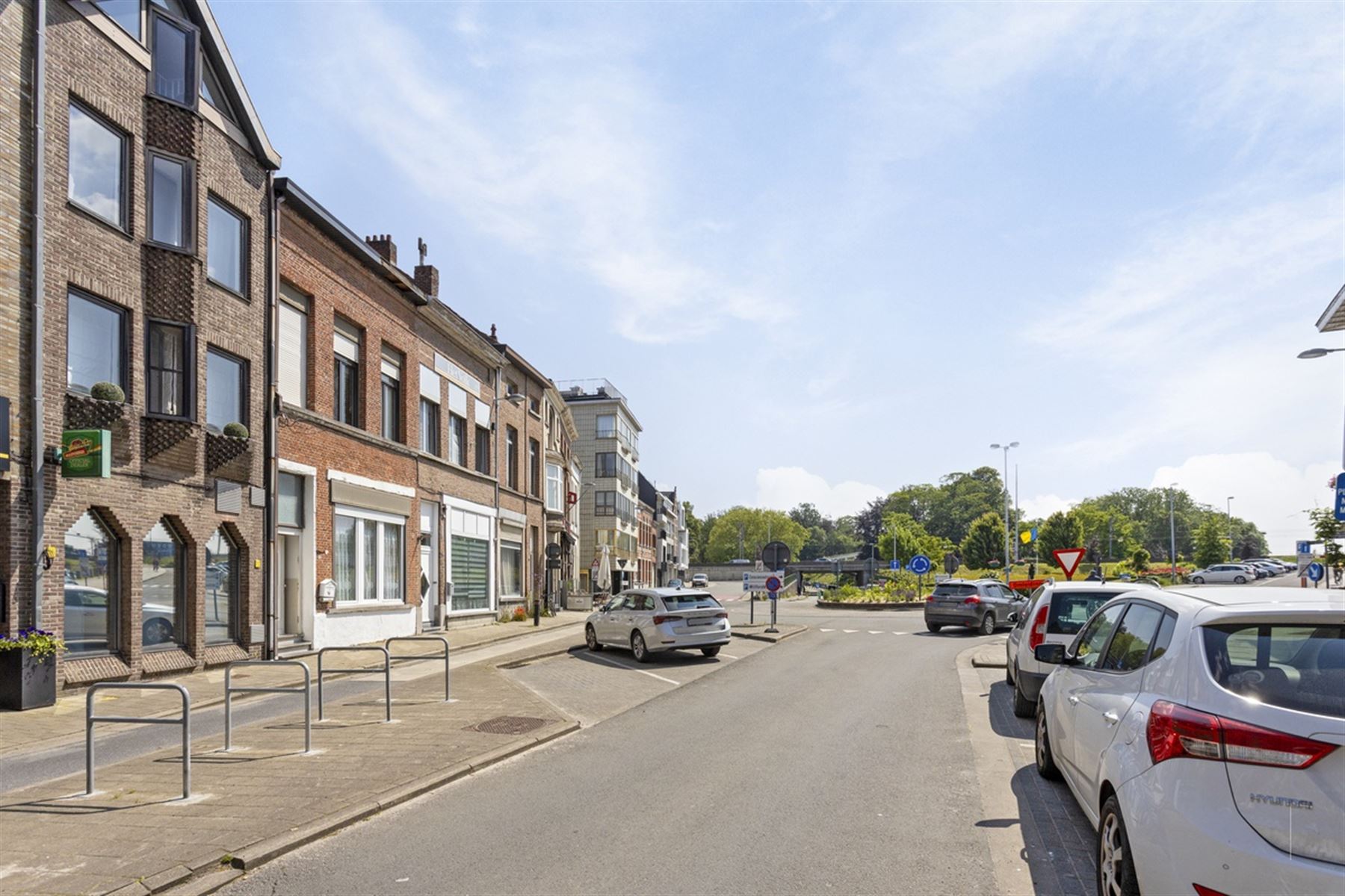 Enorm ruime familiewoning met 7 slaapkamers te Temse foto 2