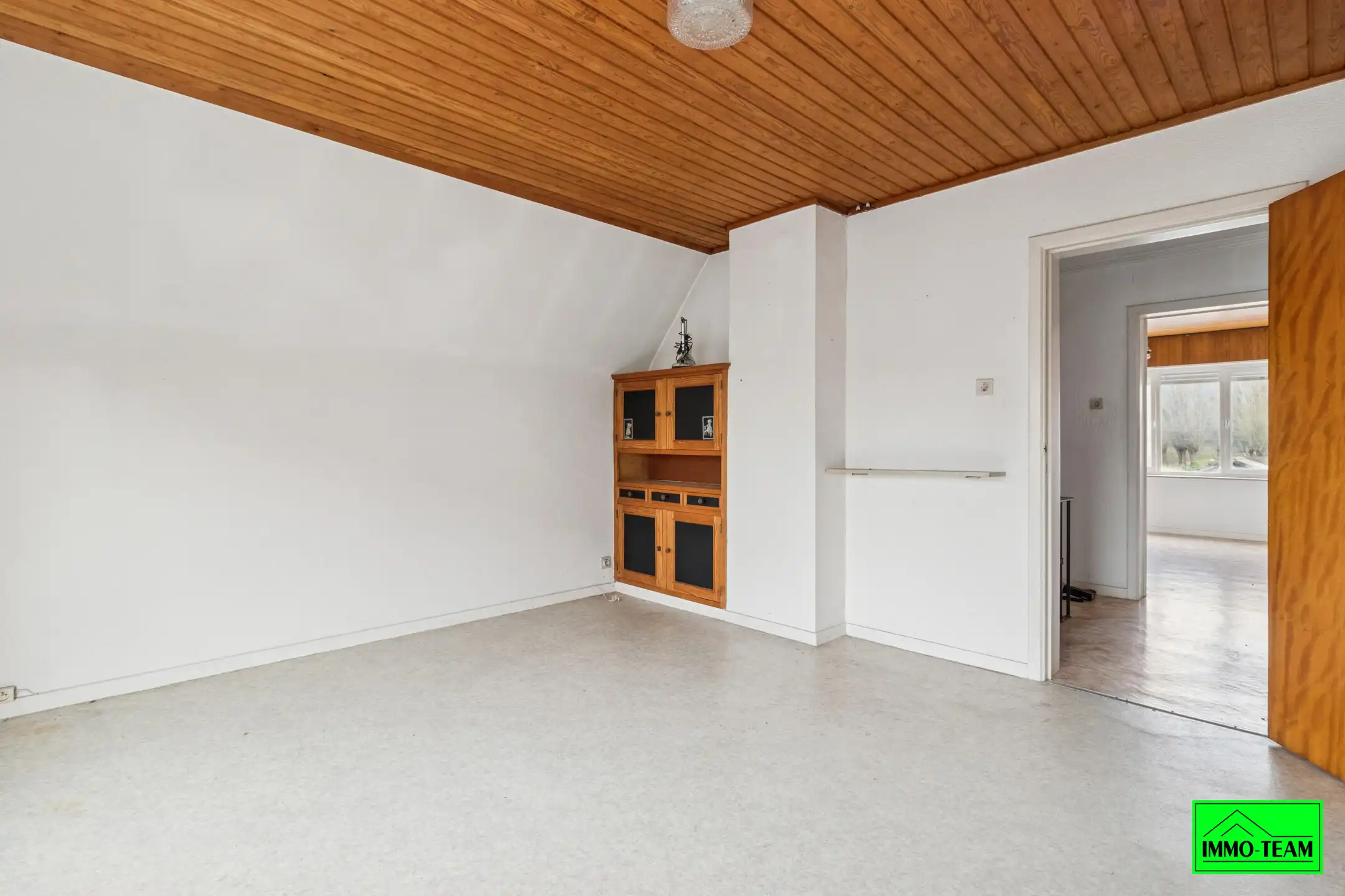 Te renoveren 4-gevel woning met garage en tuin foto 9