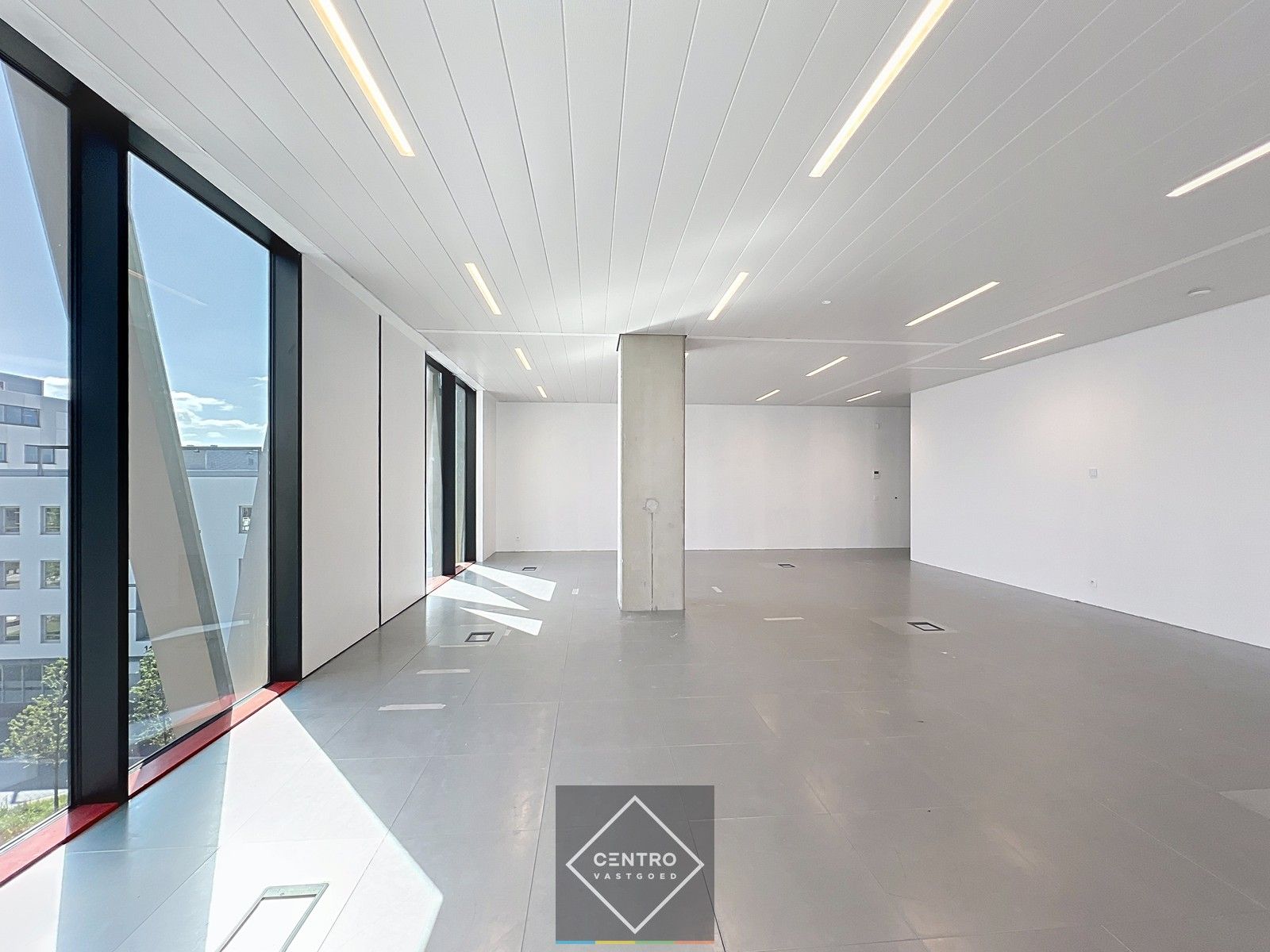 SCHERP GEPRIJSDE kantoorruimte (±240m²) met prachtige zichten in de Westwing Tower op de derde verdieping ! foto 11