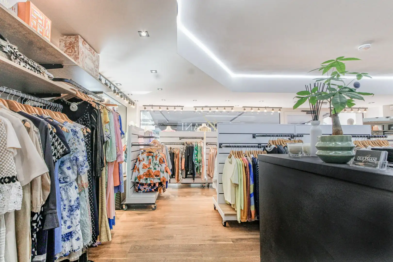 Handelspand te huur – overname handelsfonds luxe tweedehands kleding Dumortierlaan foto 8
