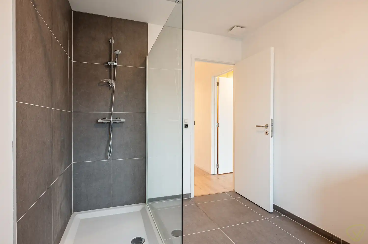 Instapklare BEN-woning met 4 slaapkamers en tuin in rustige verkaveling foto 18