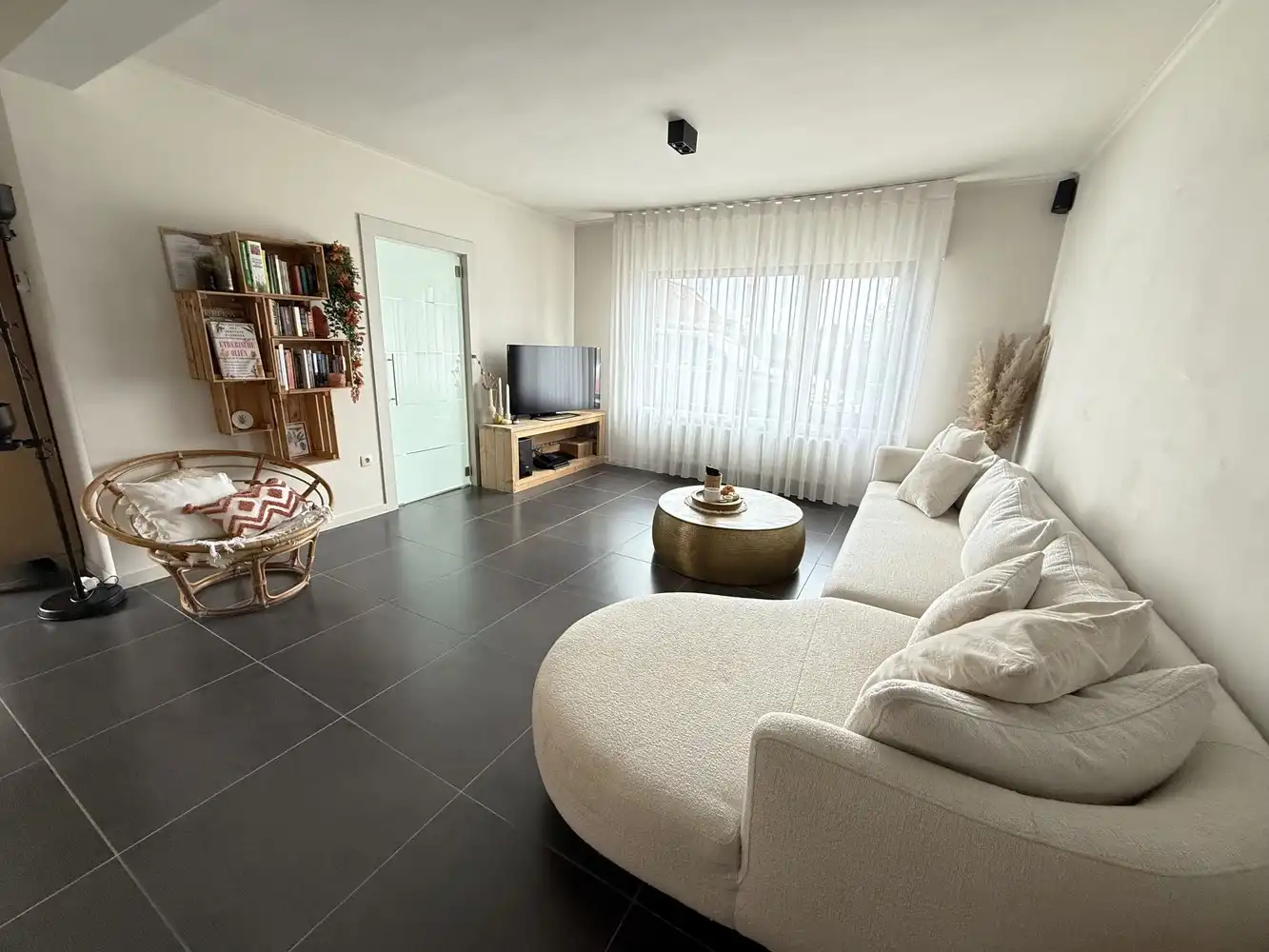 Instapklare woning met 3 Slpks en prachtige tuin foto 3