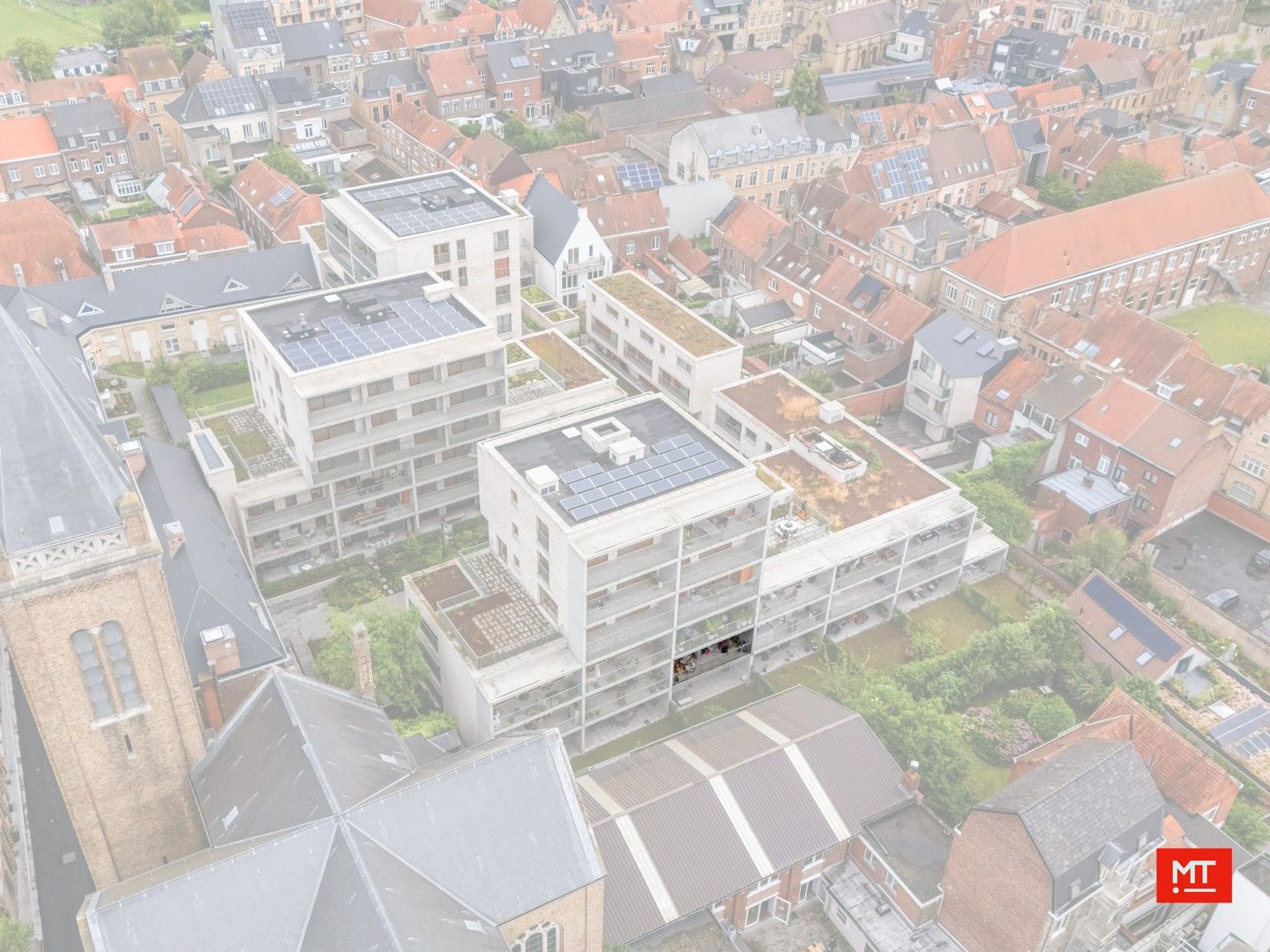 Recent appartement met 2 slaapkamers en ondergrondse parkeerplaats te koop in hartje Ieper foto 16