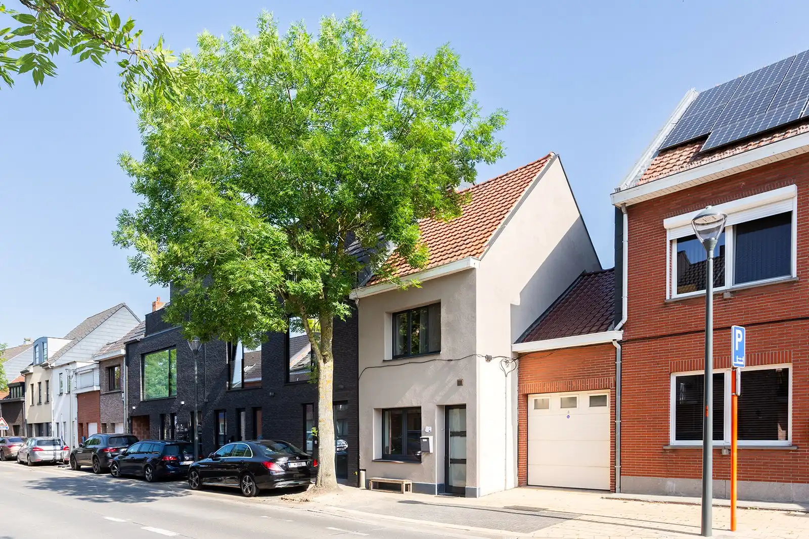 Gezellige woning met veel potentieel in groene buurt foto {{pictureIndex}}
