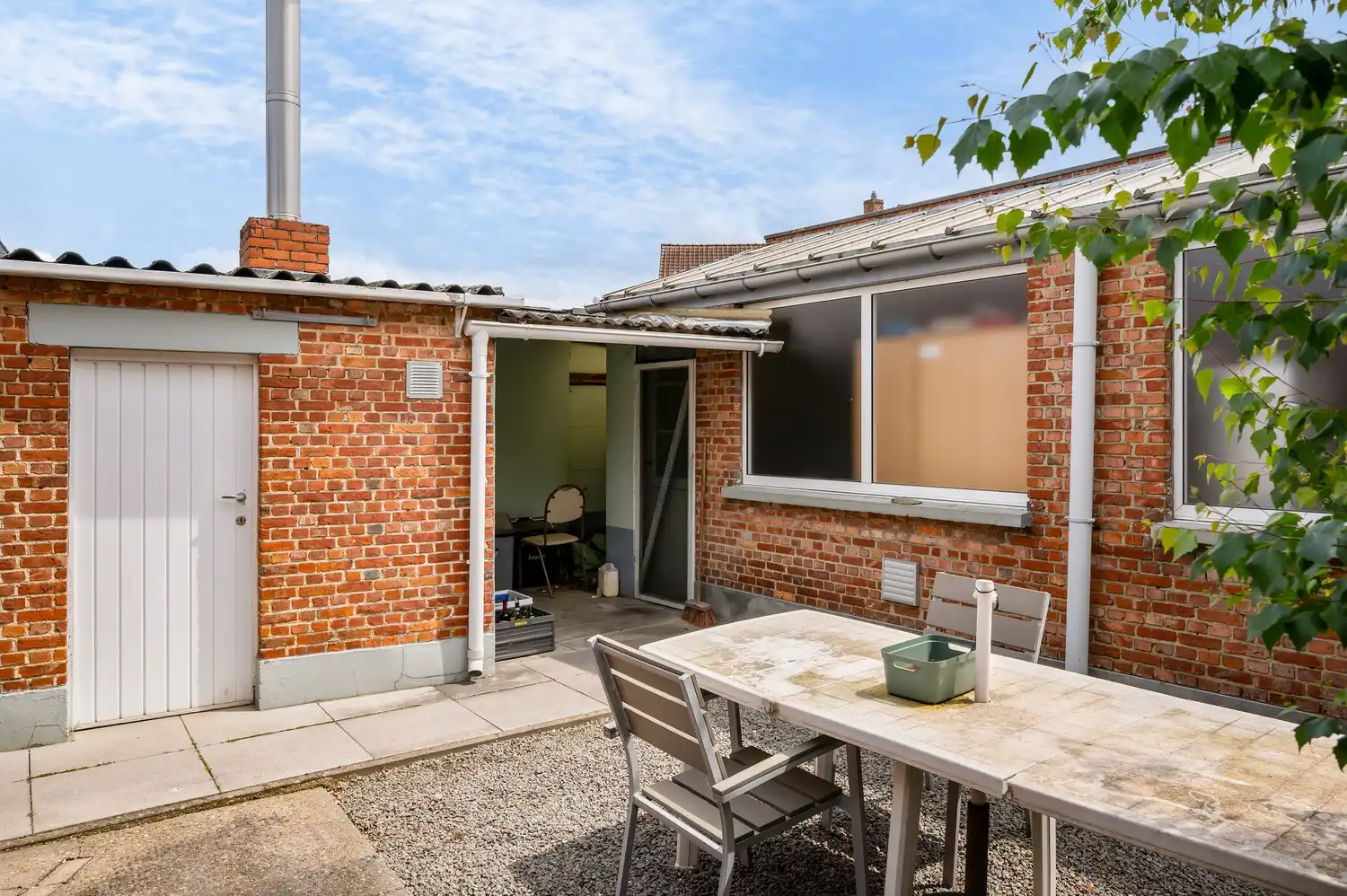TE RENOVEREN WONING OP GOEDE LOCATIE + MAGAZIJN foto 23