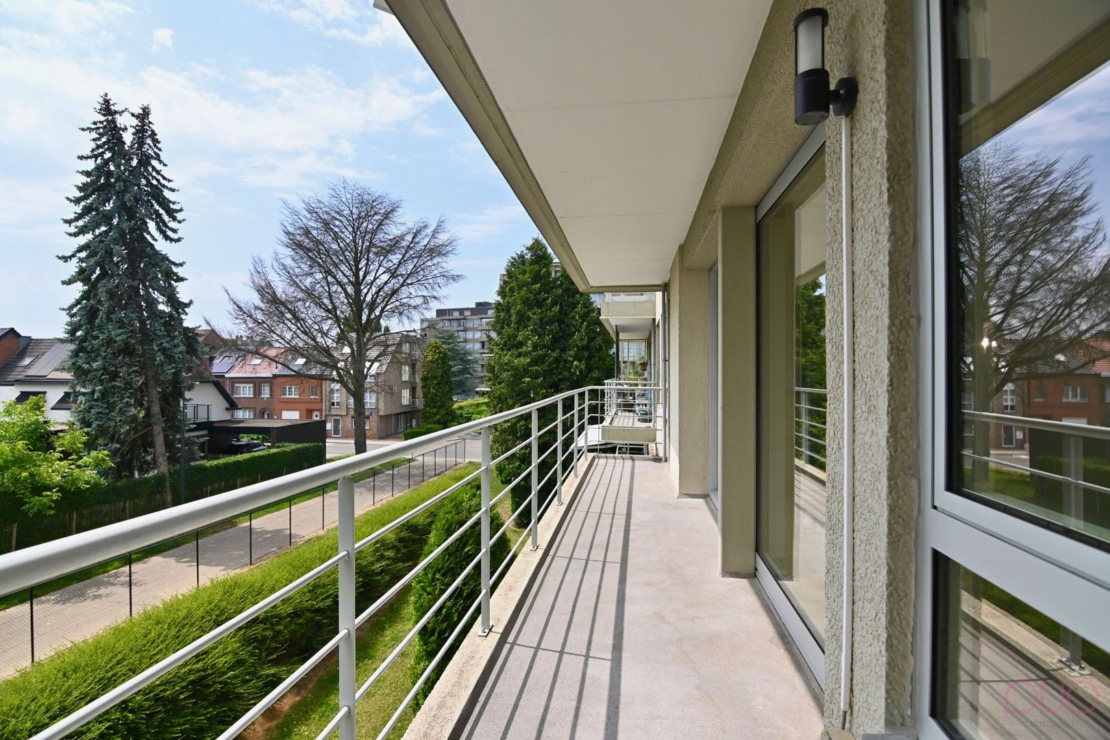 Lichtrijk appartement met drie slaapkamers en west georiënteerd terras foto 2
