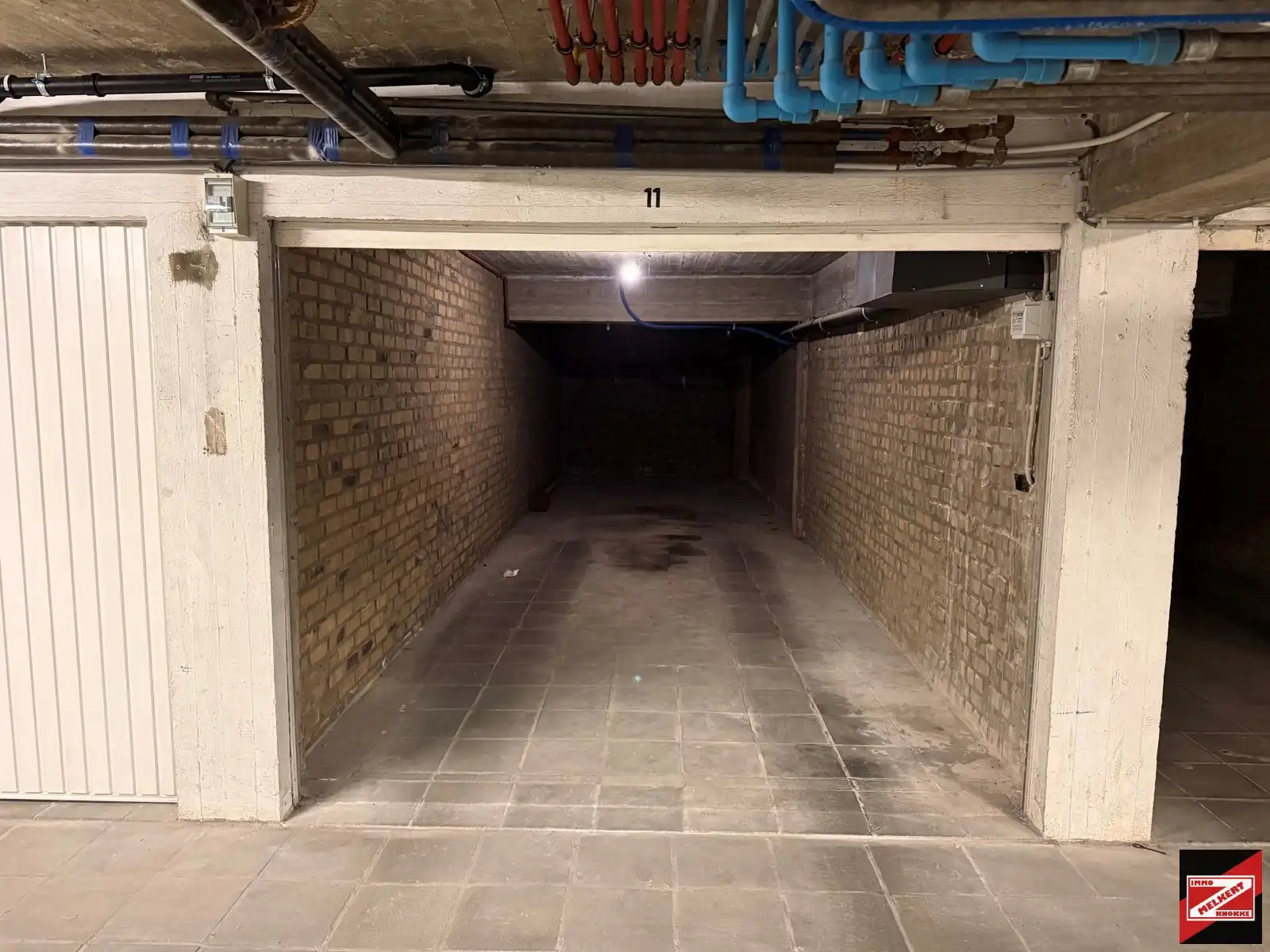 Garage te koop foto {{pictureIndex}}