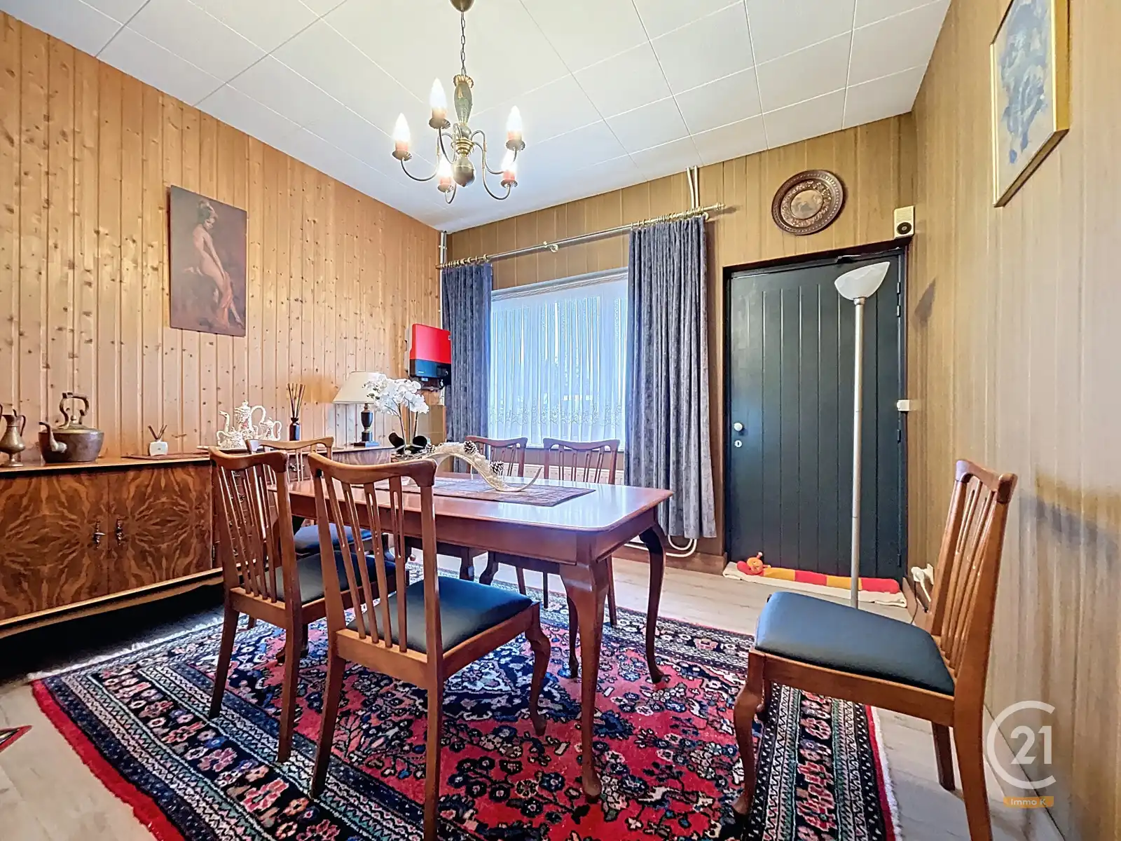 Degelijke, veelzijdige woning met ruime tuin van 12a35ca. foto 7