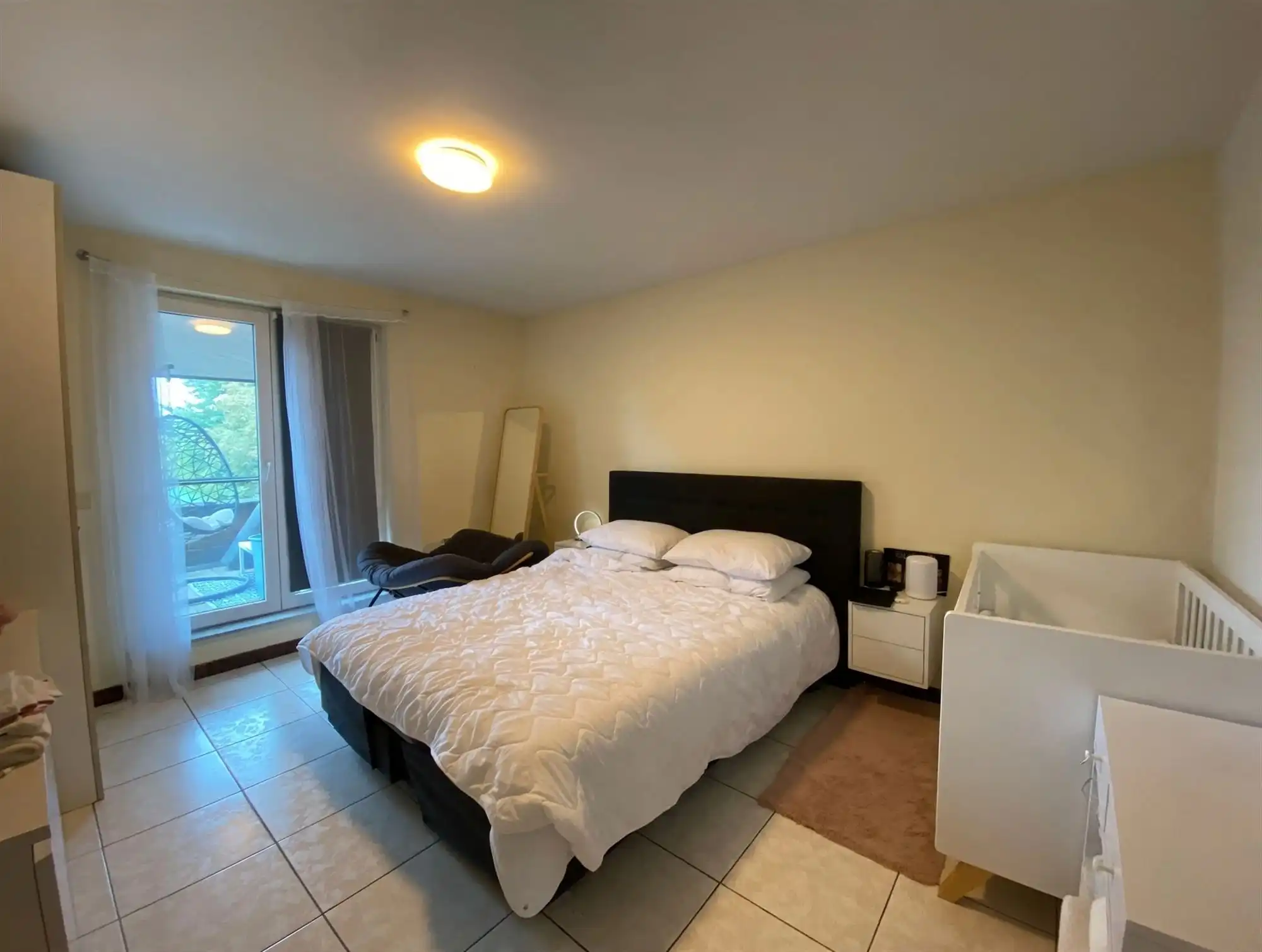 Ruim 2 slaapkamer appartement met garage te Ertvelde foto 11
