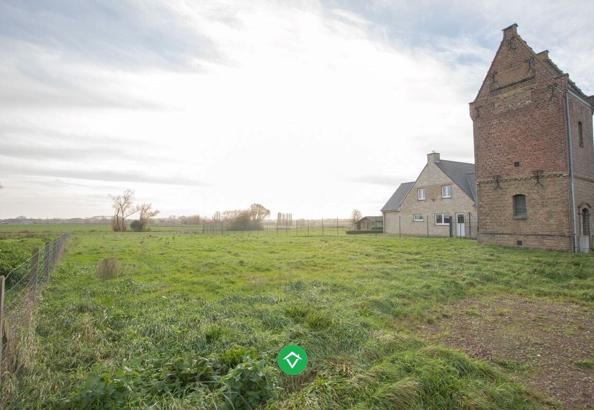 Mooi en groot perceel bouwgrond met met ver uitzicht op de natuur te Kortemark. foto 4