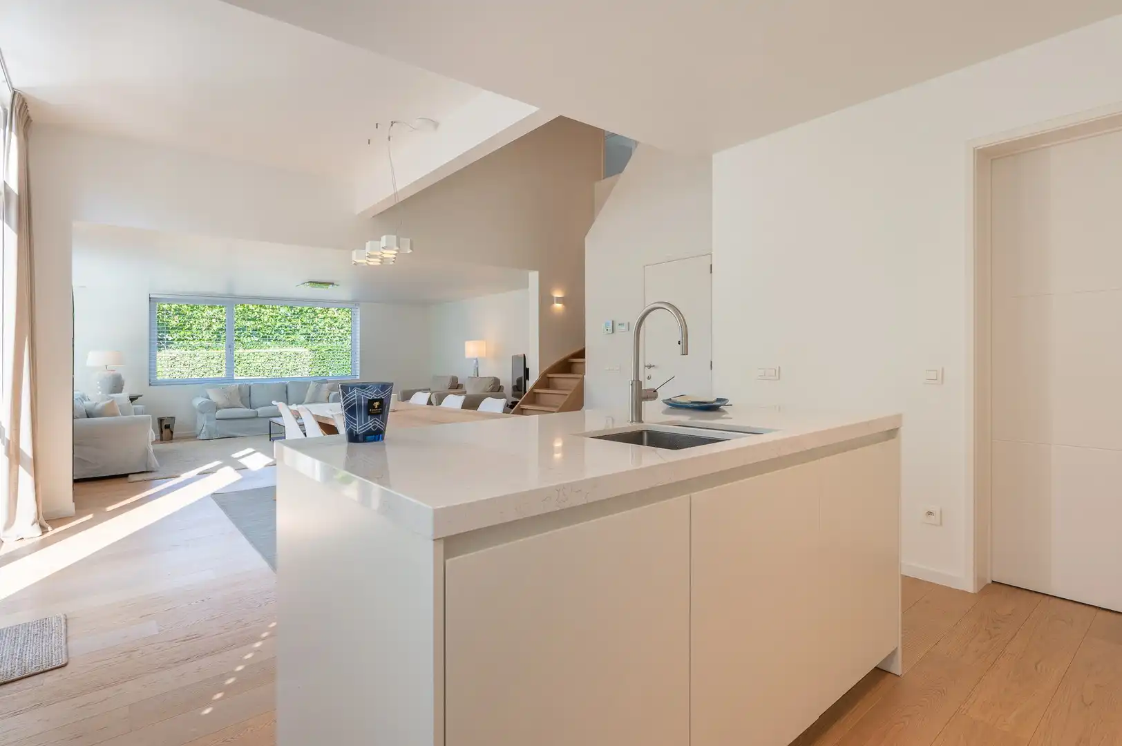 Prachtige, lichtrijke woning vlakbij het pittoreske Oosthoekplein in het Zoute op wandelafstand van de zee en het Zwin. foto 8