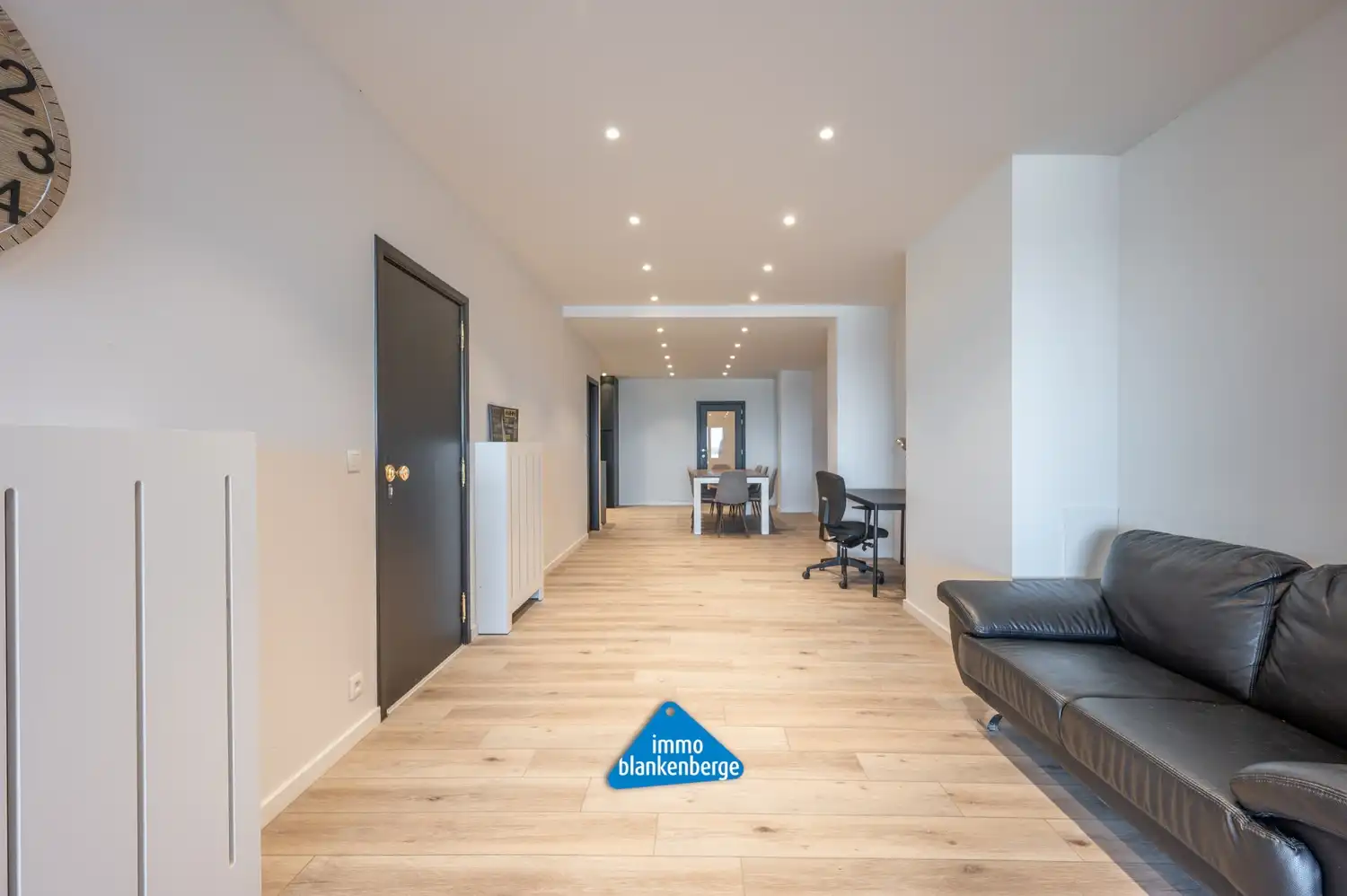 Ruim Gelijkvloers Appartement op de Zeedijk met Frontaal Zeezicht foto 7