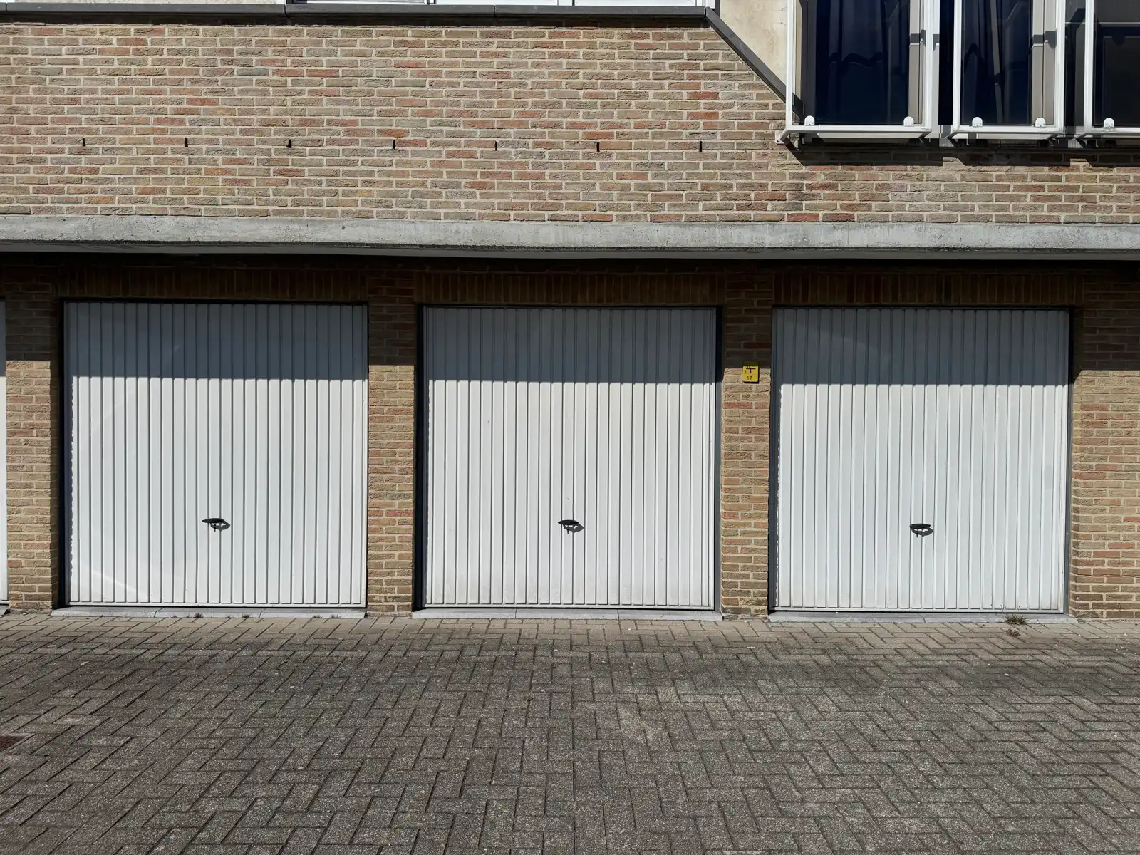 Gelijkvloers appartement met ruime privé tuin en garage foto 2