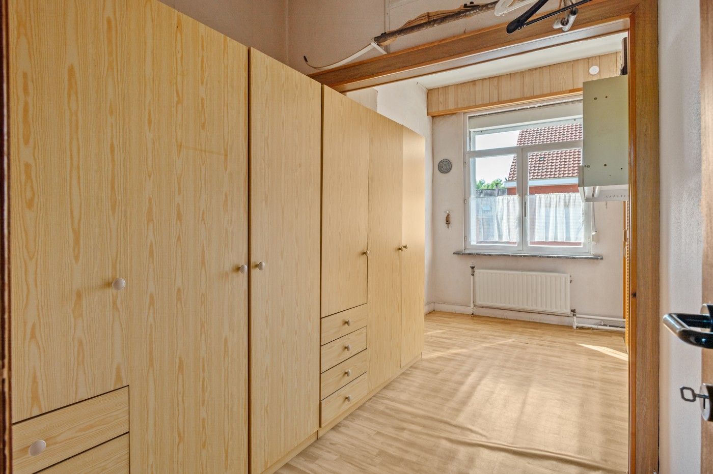 Prima onderhouden woning met 4 slpk., inpandige garage, achterliggend atelier en tuin foto 15