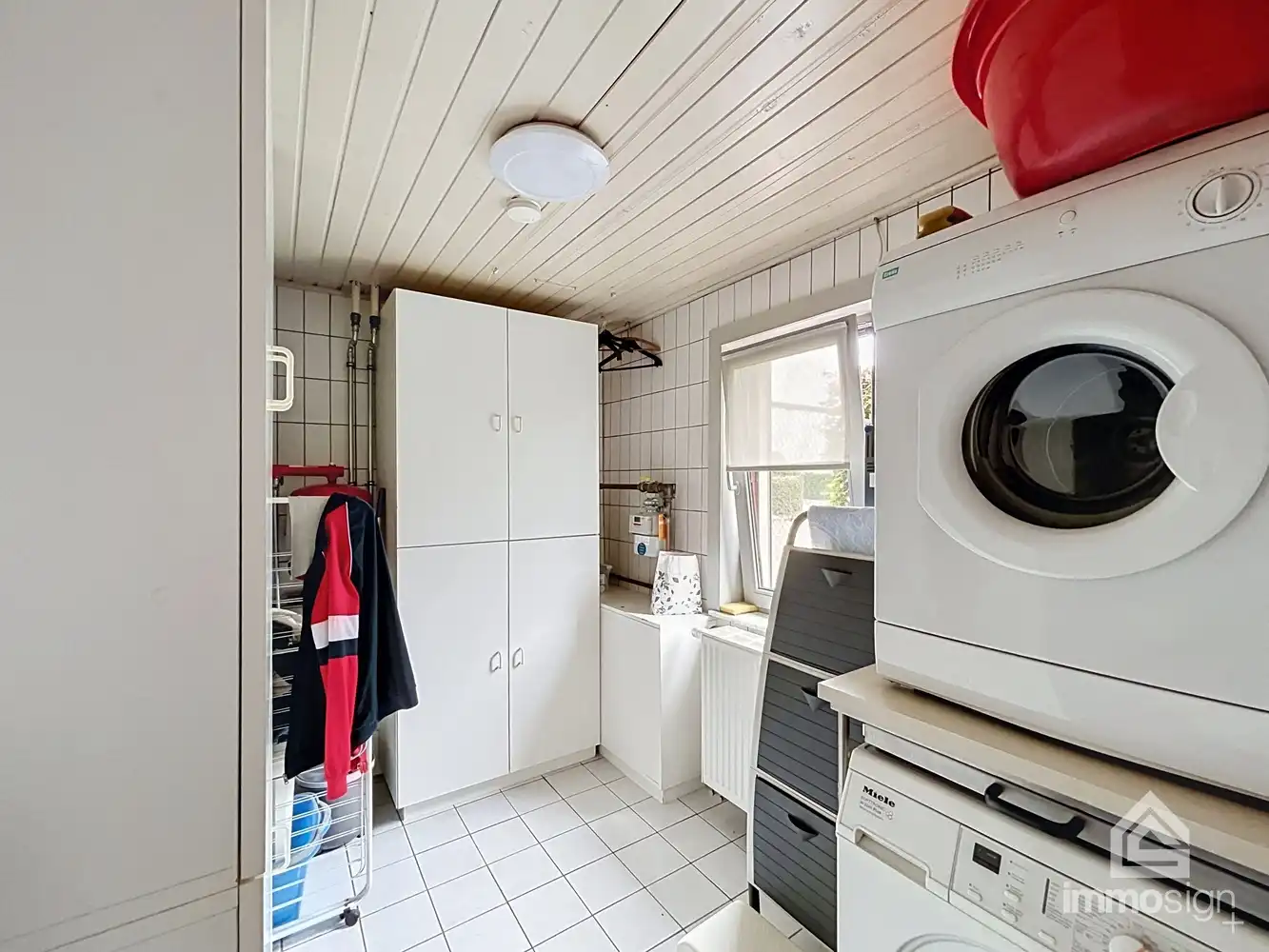 Ruime woning op bijna 2.000 m² grond met dubbele garage en werkhuis foto 22