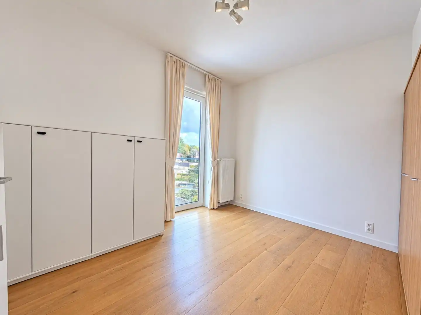 Recent en ruim appartement  foto 9