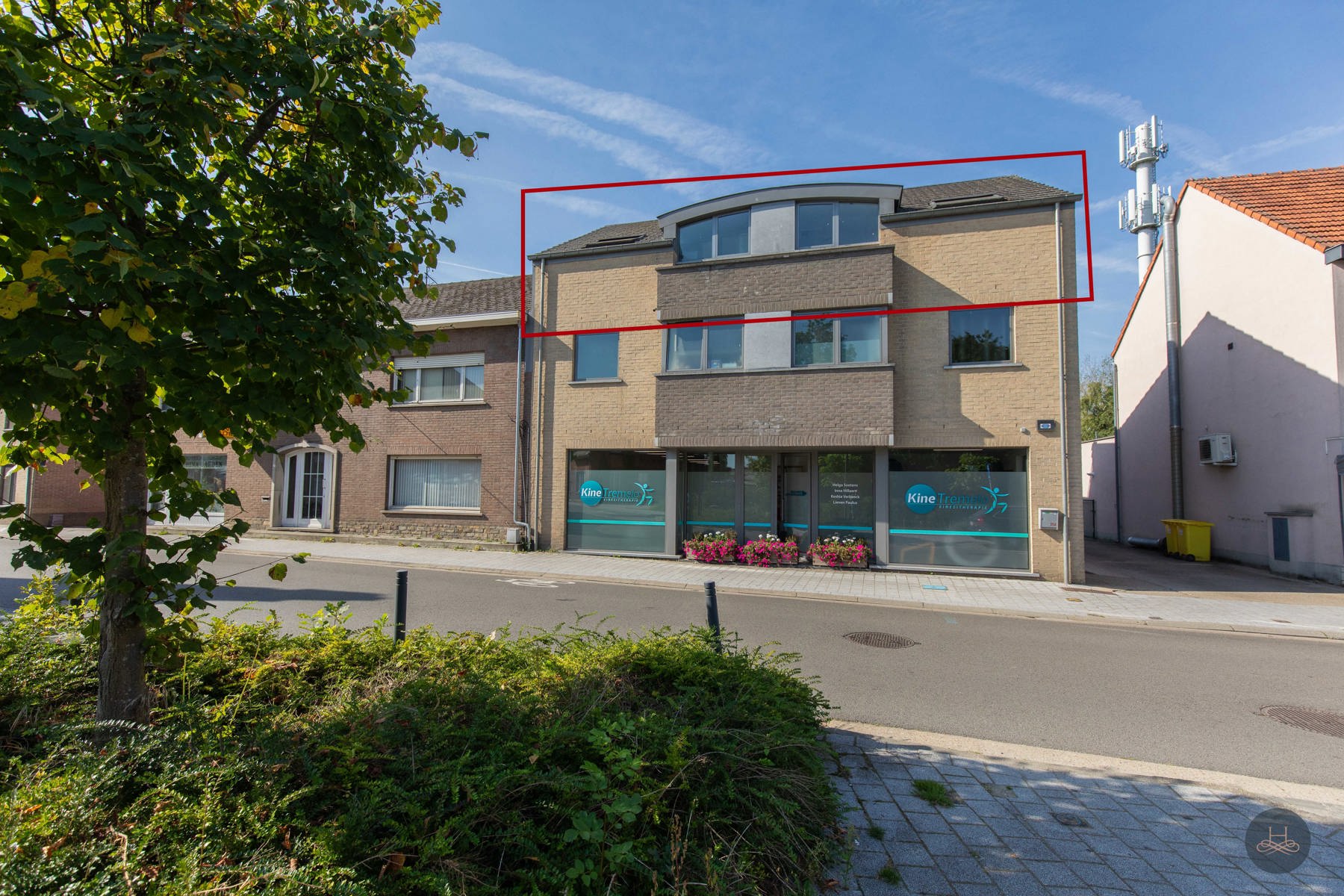 Penthouse appartement met groot terras foto {{pictureIndex}}