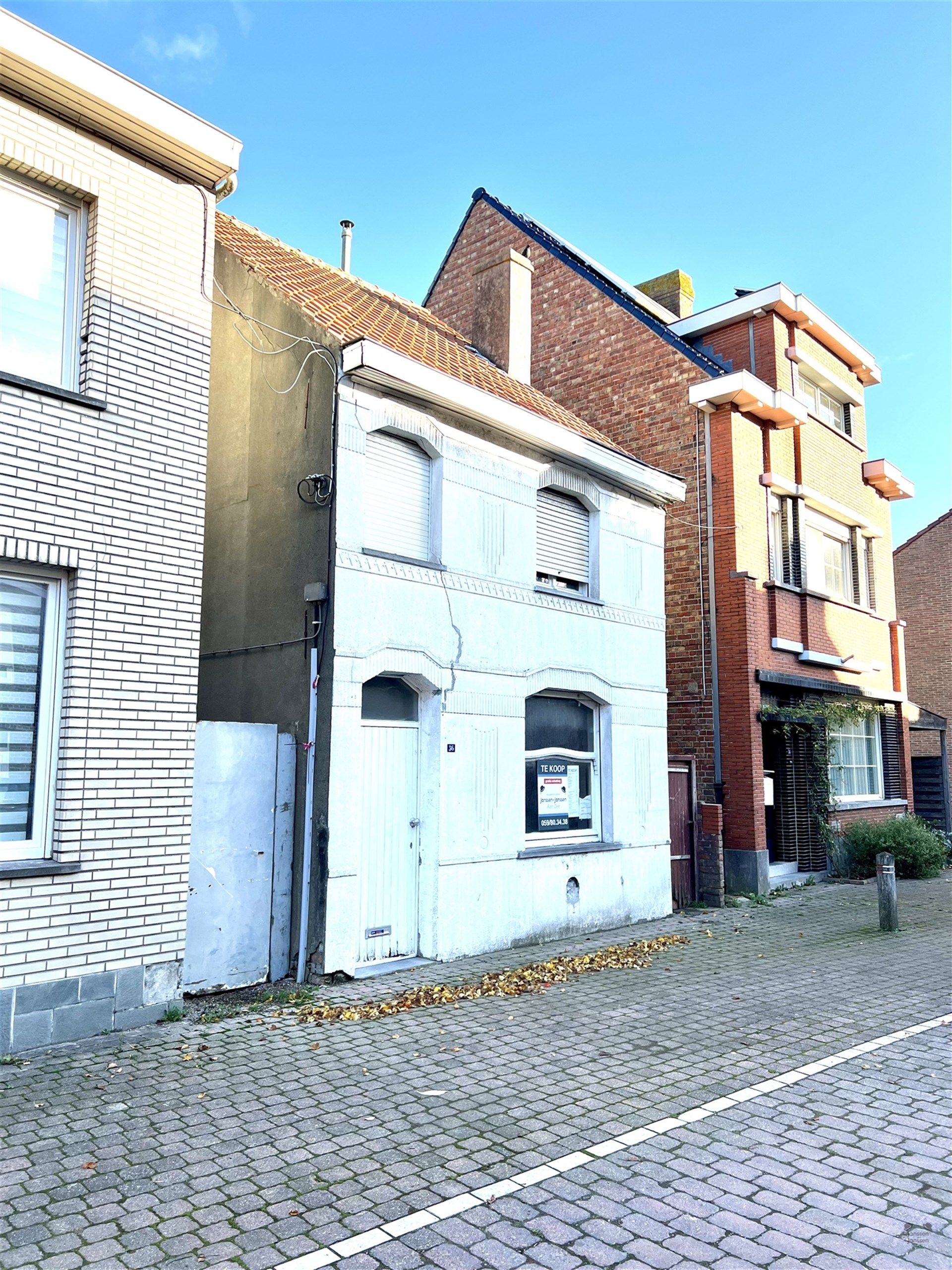 Uniek renovatieproject op 861m² in hartje Zandvoorde foto 4