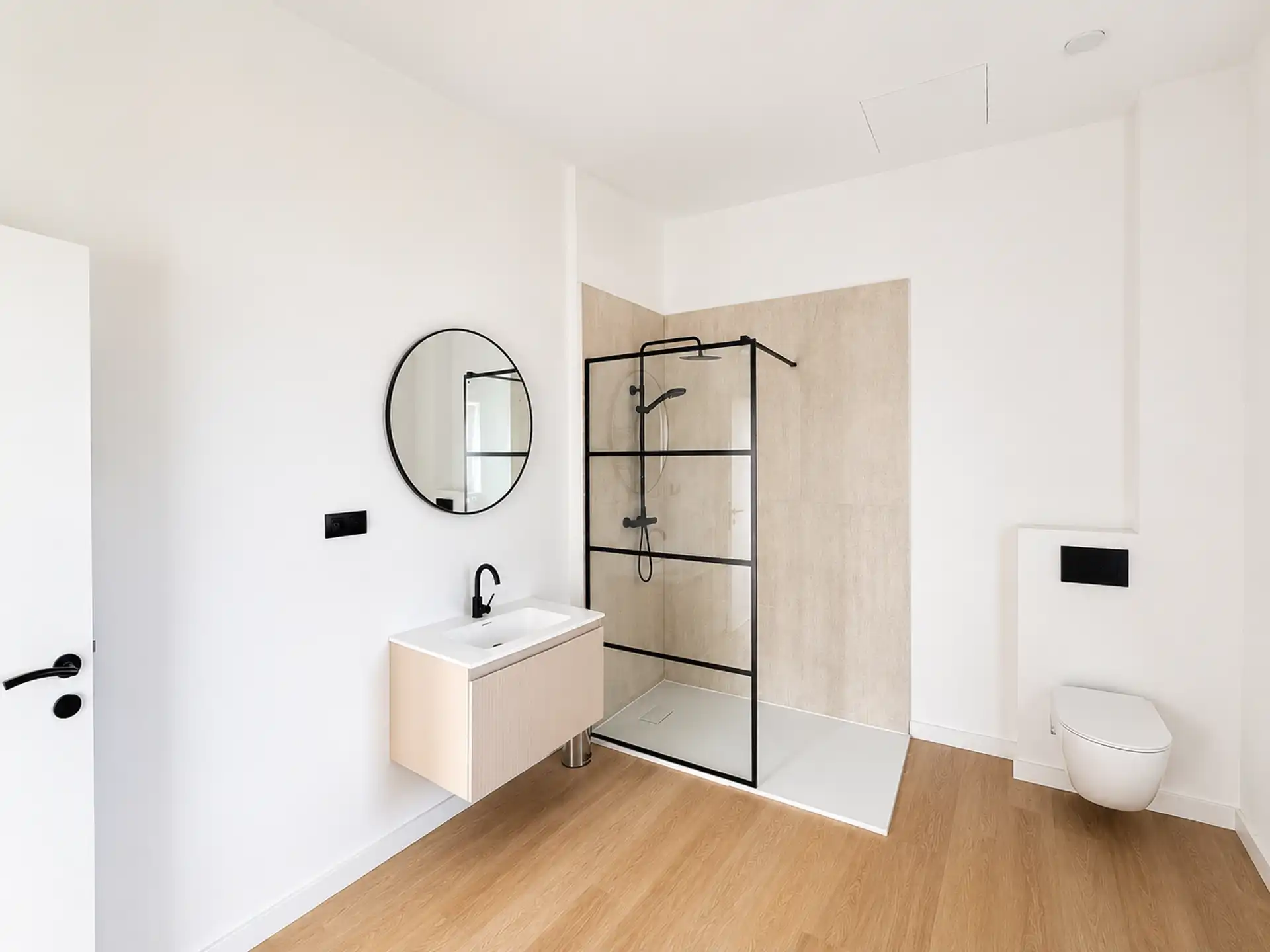 Lichtrijk hoekappartement in bruisend Oud-Berchem foto 9