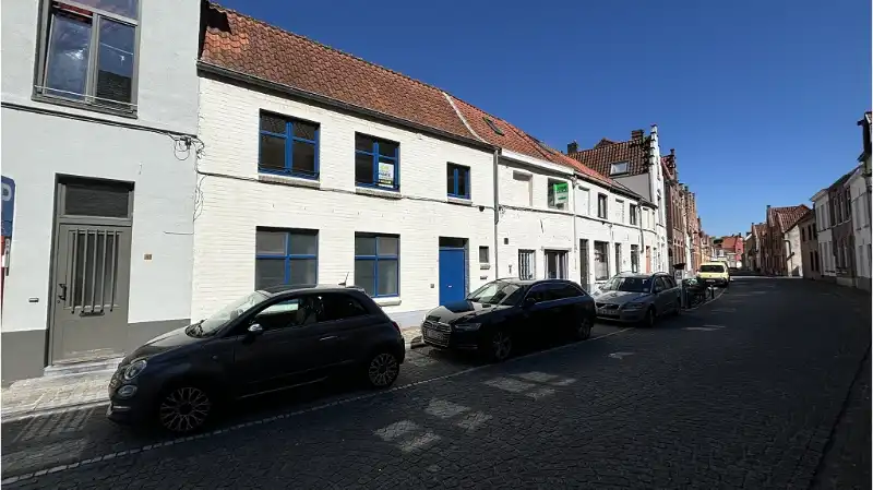 Comfortabel 1-slaapkamerappartement te huur vlakbij het Gezellekwartier in Brugge foto {{pictureIndex}}