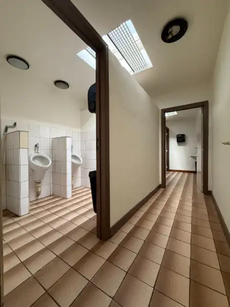 Te huur – polyvalent handelspand in het centrum van Houthalen foto 9