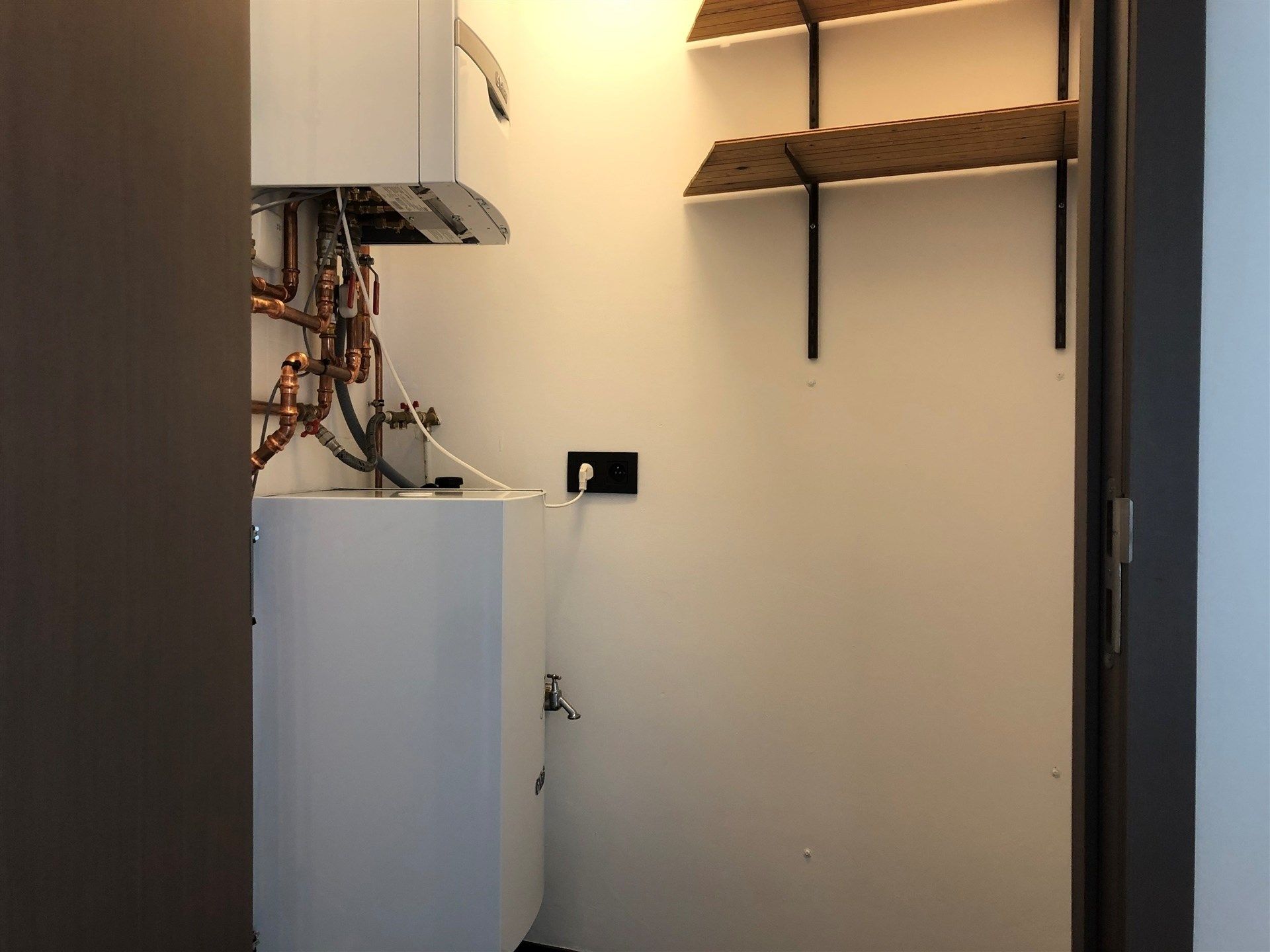 Mooi 2 slaapkamer appartement met veel lichtinval! foto 11