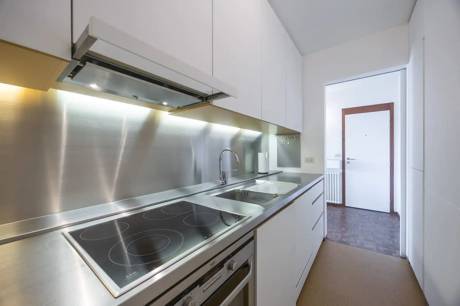 Stijlvol gerenoveerd appartement zongericht met open zicht in hartje Oostende foto 10