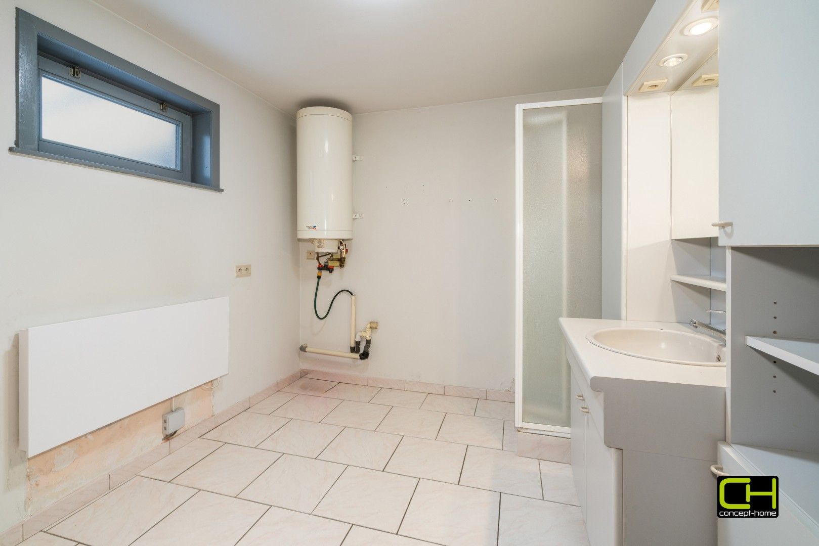 Te renoveren woning met ruime tuin te koop in Lievegem foto 7