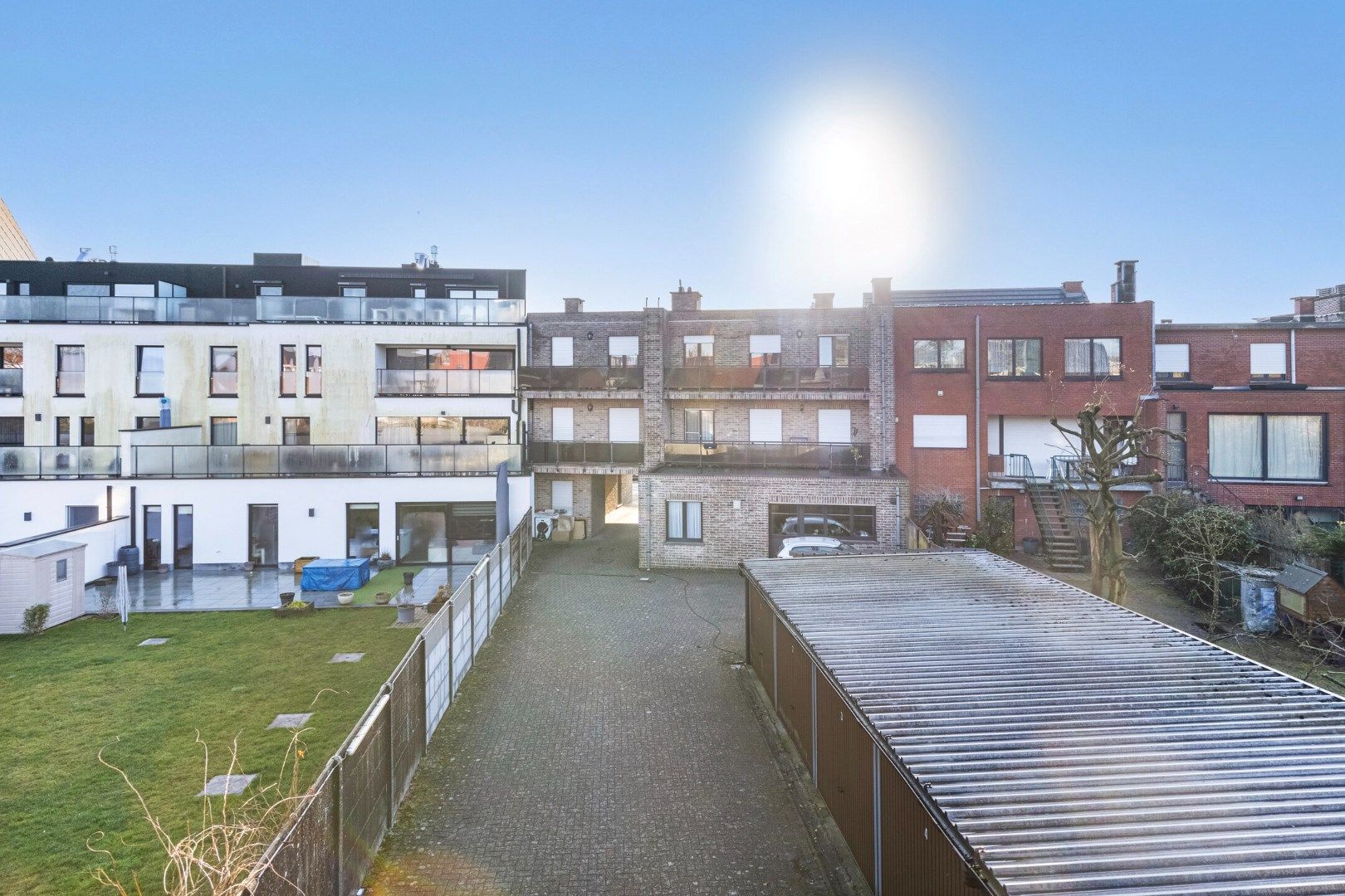 Op zoek naar een opbrengsteigendom met handelspand, 2 appartementen en 4 garages in hartje Merchtem? Welkom Home!  foto 10