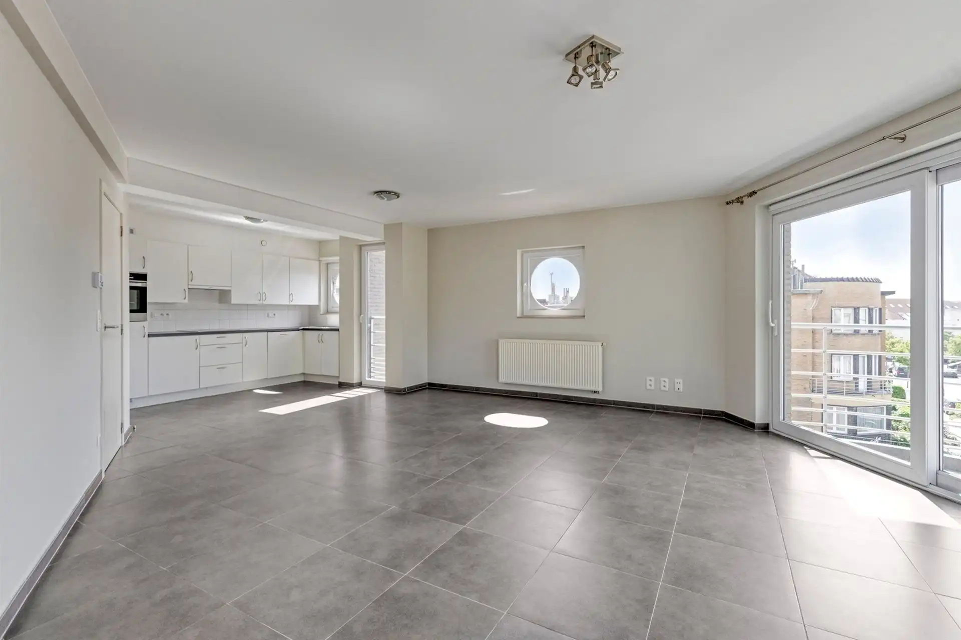 ZONNIG / STAANPLAATS  foto 12