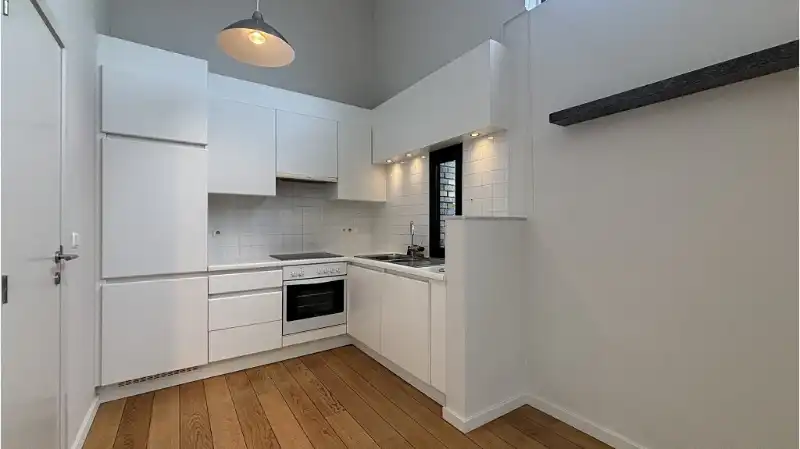 Comfortabel en lichtrijk 2-slaapkamerappartement met TERRAS te huur in Brugge foto 3