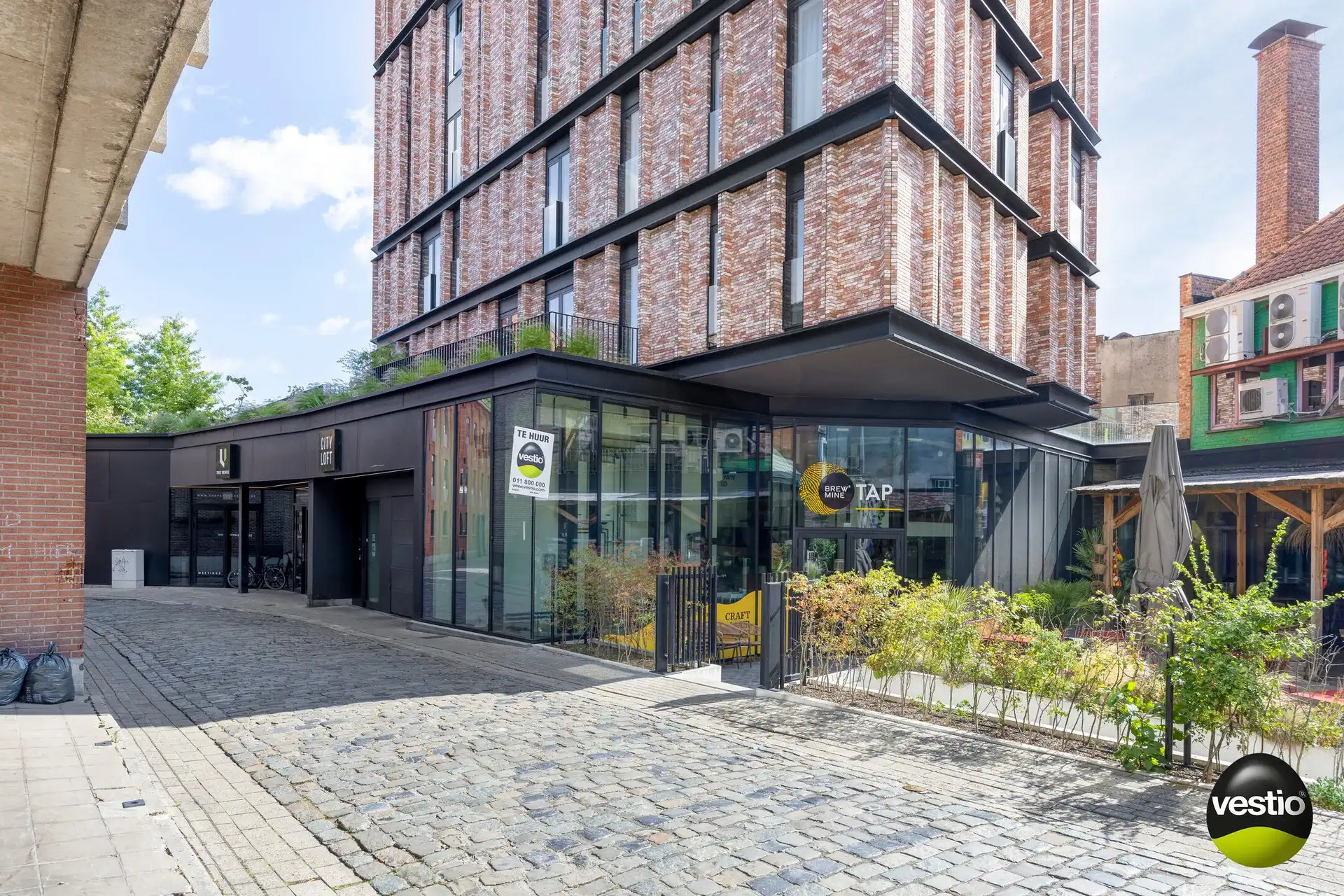 Polyvalent handelspand van ca. 245 m² op strategische locatie in centrum Hasselt. foto 2