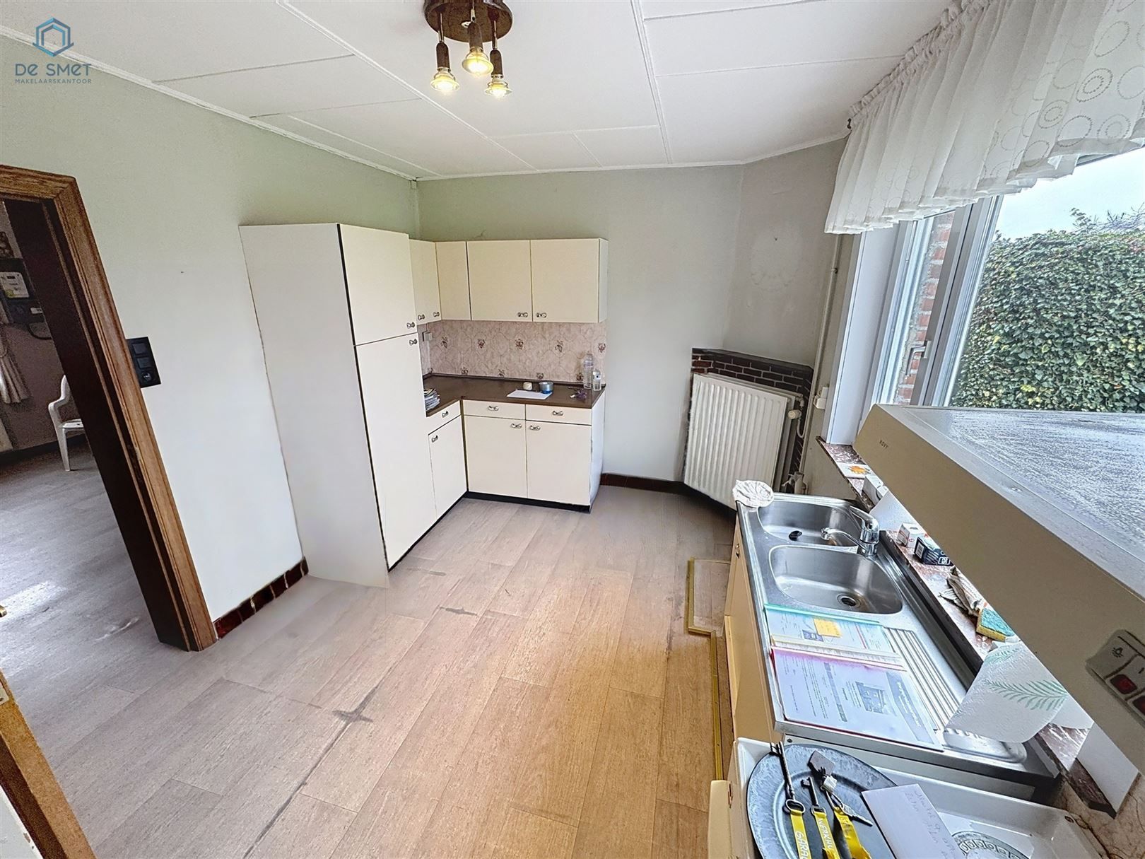 Charmante te renoveren gezinswoning met 4 slaapkamers, garage en grote tuin rustige ligging in Viane foto 5