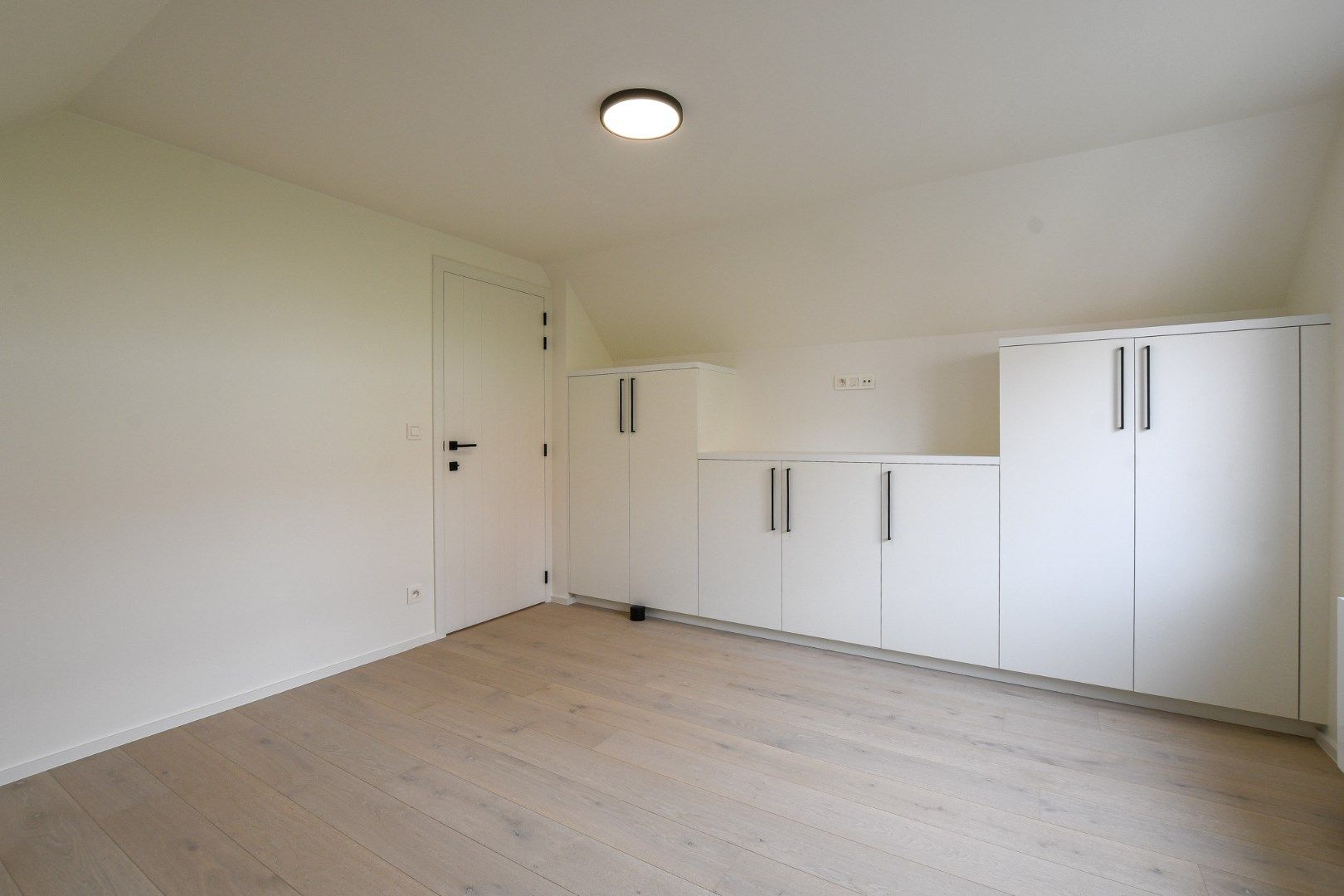 Prachtige gerenoveerde villa in het hart van Lissewege – wonen in stijl en comfort! foto 24
