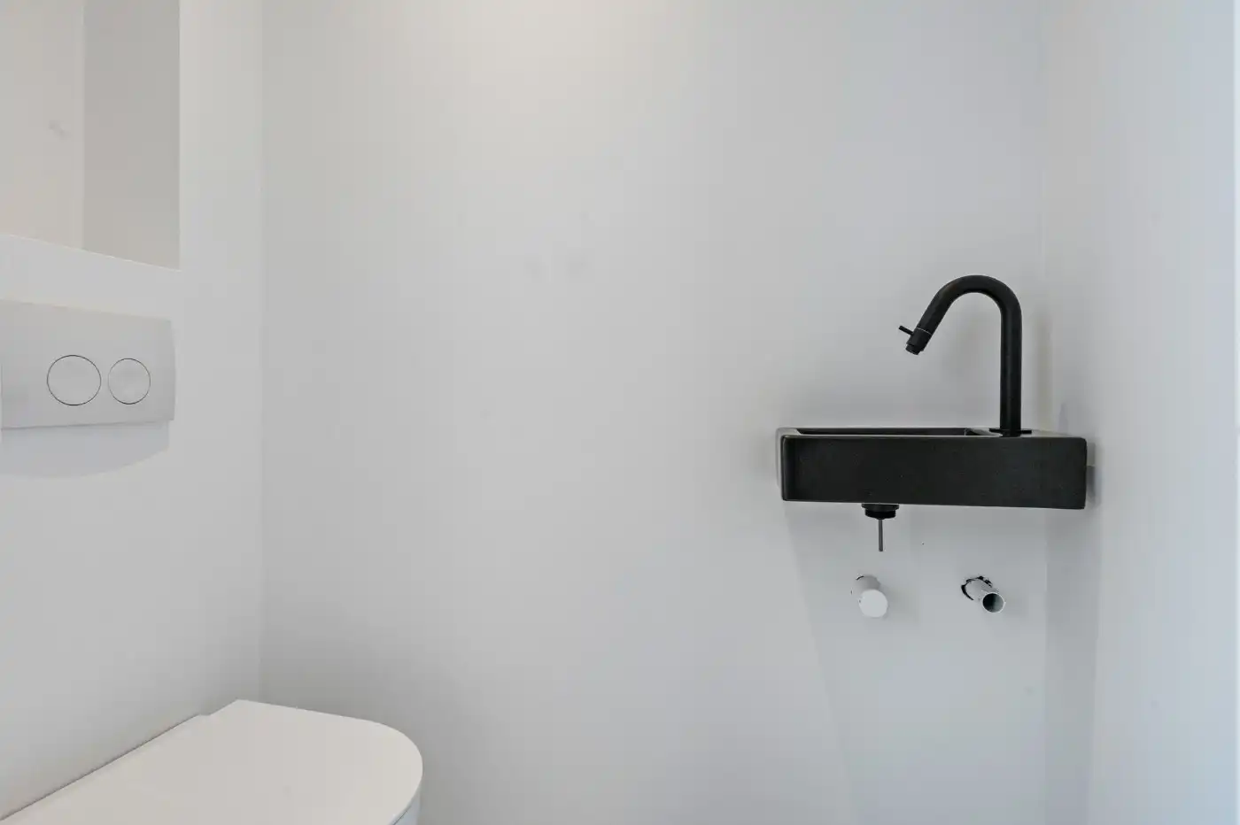 Prachtig gerenoveerde open bebouwing met 3 slpk. en autostaanplaats foto 13