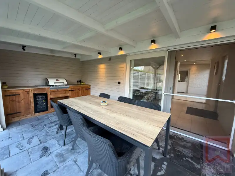 Instapklare gerenoveerde woning met 4 slaapkamers, zonnepanelen en thuisbatterij foto 23